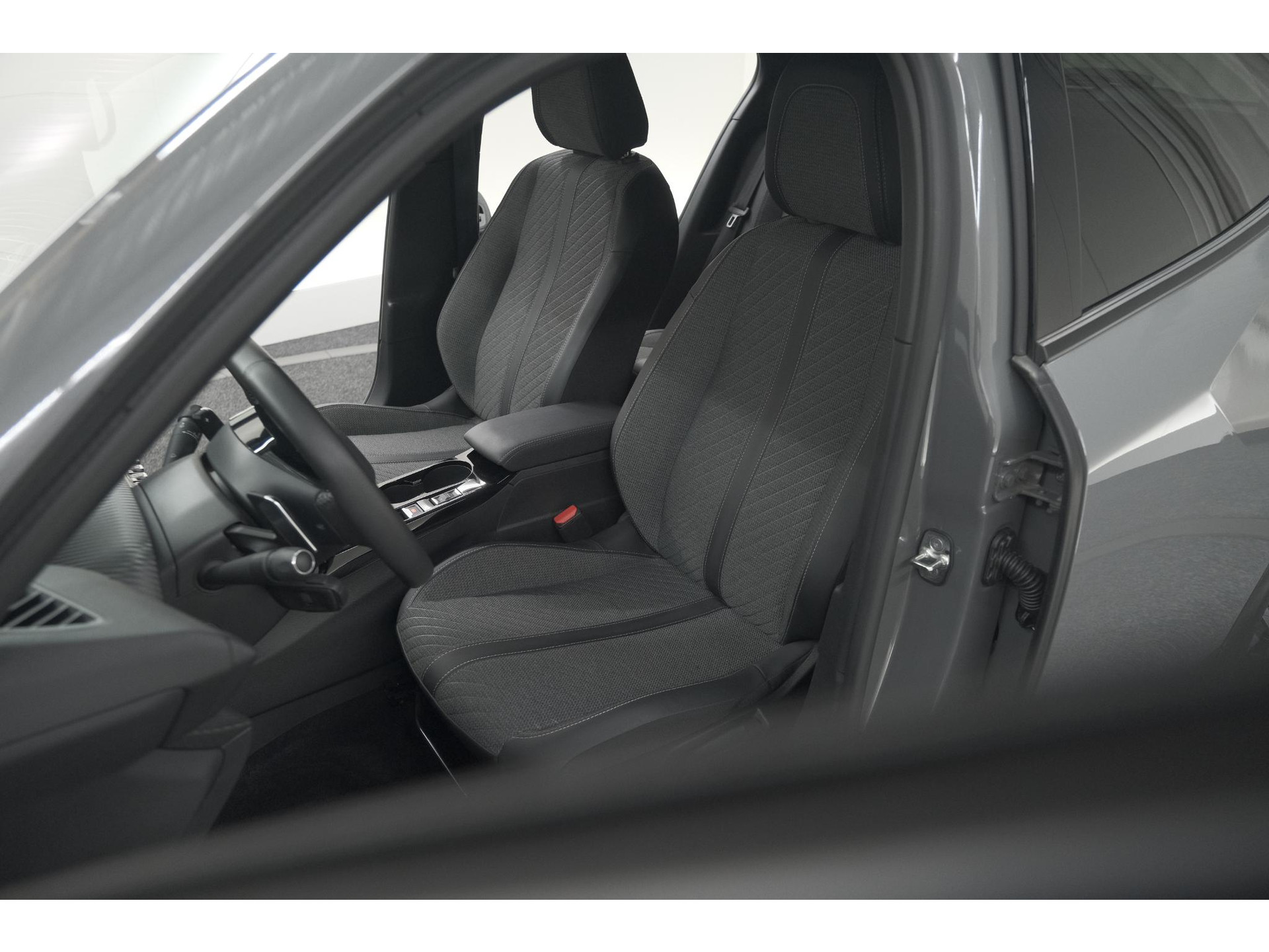Peugeot 2008 PureTech 130 EAT8 Allure | 360 Camera | Adaptieve Cruise Control | Navigatie
