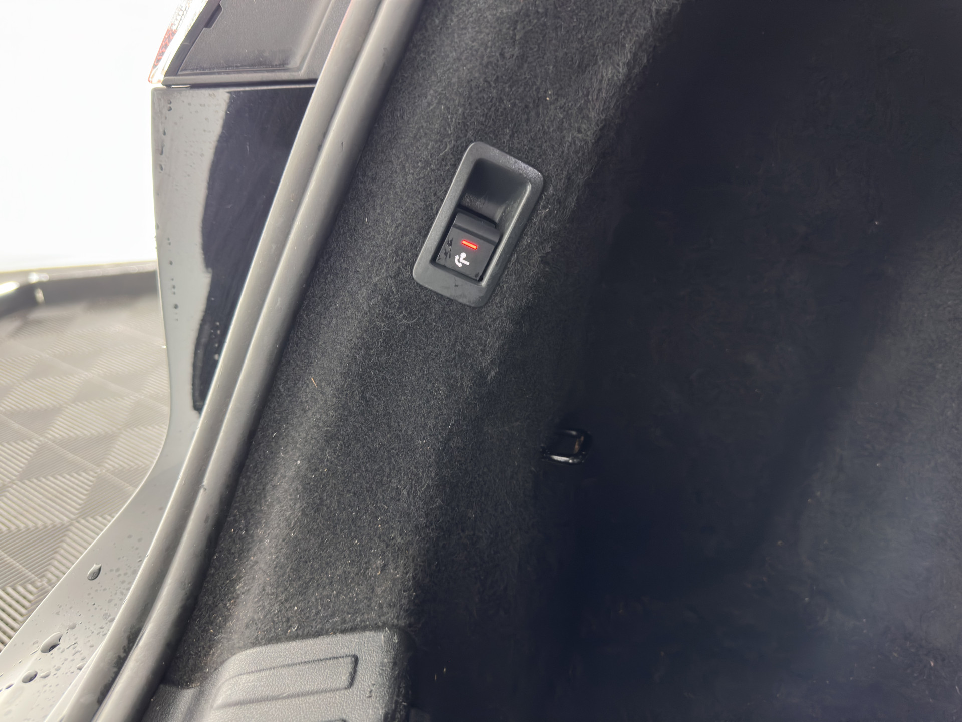 Audi Q4 e-tron 40 Launch Edition Advanced 77 kWh [ 3-Fase ] {SOH-88%} (INCL-BTW) *MATRIX-LED | NAVI-FULLMAP | KEYLESS | CAMERA | DIGI-COCKPIT | DAB | AMBIENT-LIGHT | HEATED-SPORTSEATS | TOWBAR | 19''ALU*