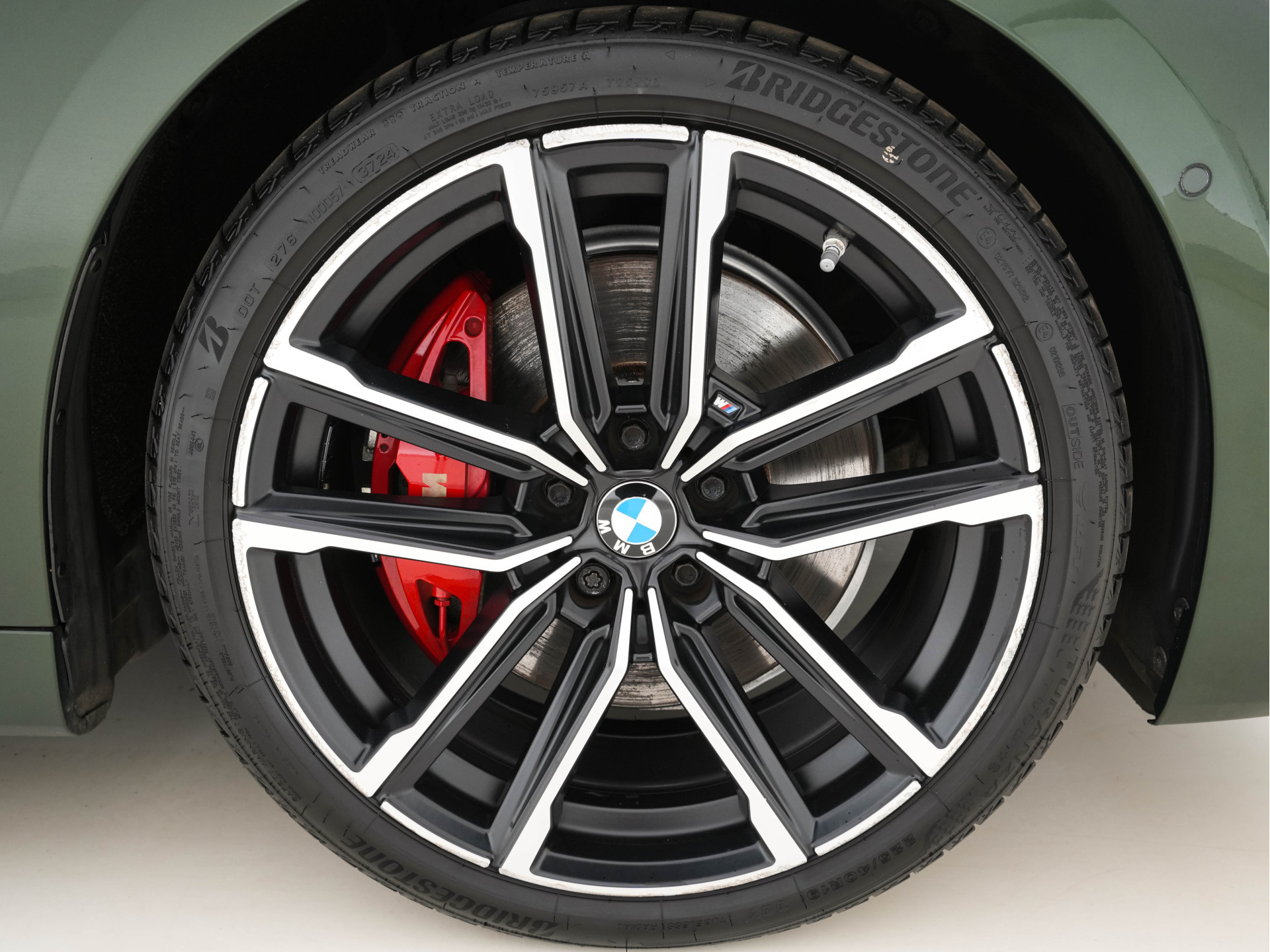 BMW 4-serie Coupé 420i ( new-modell ) M-Sport-Pack High Executive (INCL-BTW) Aut.*PANO | LASER-LED | LEATHER | DIGI-COCKPIT | CAMERA | HIFI-SOUND | HEATED-SPORTSEATS | NAVI-FULLMAP | AMBIENT-LIGHT | ECC | CARPLAY | PDC | CRUISE | 19''ALU *