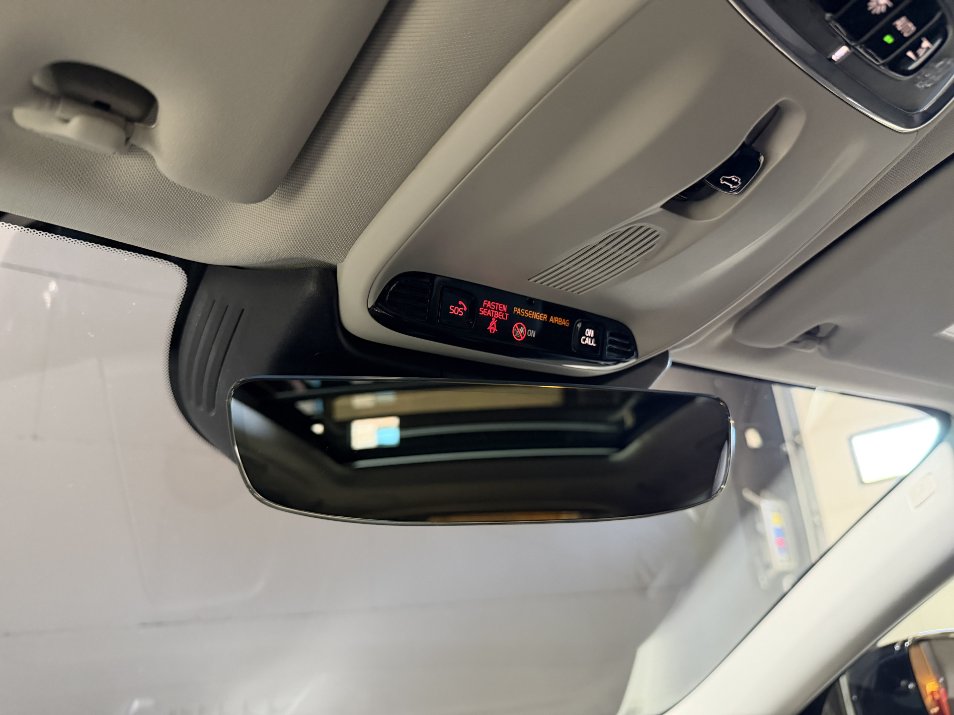 Volvo XC60 2.0 Recharge T8 AWD Inscription | Panoramadak | Elektr. trekhaak | Harman/Kardon | Camera | Stoel/stuurverwarming | Adapt. cruise