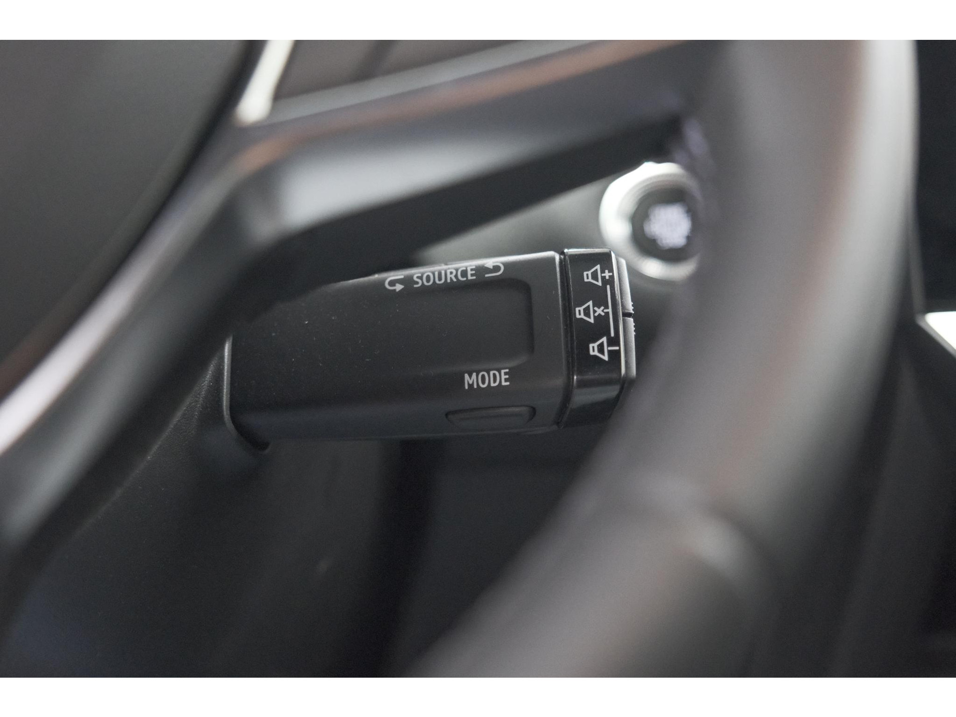 Renault Captur TCe 90 Techno | Nieuw Model | Camera | Navigatie | Apple Carplay | Pack Full Screen | 18 Inch Lichtmetalen Velgen