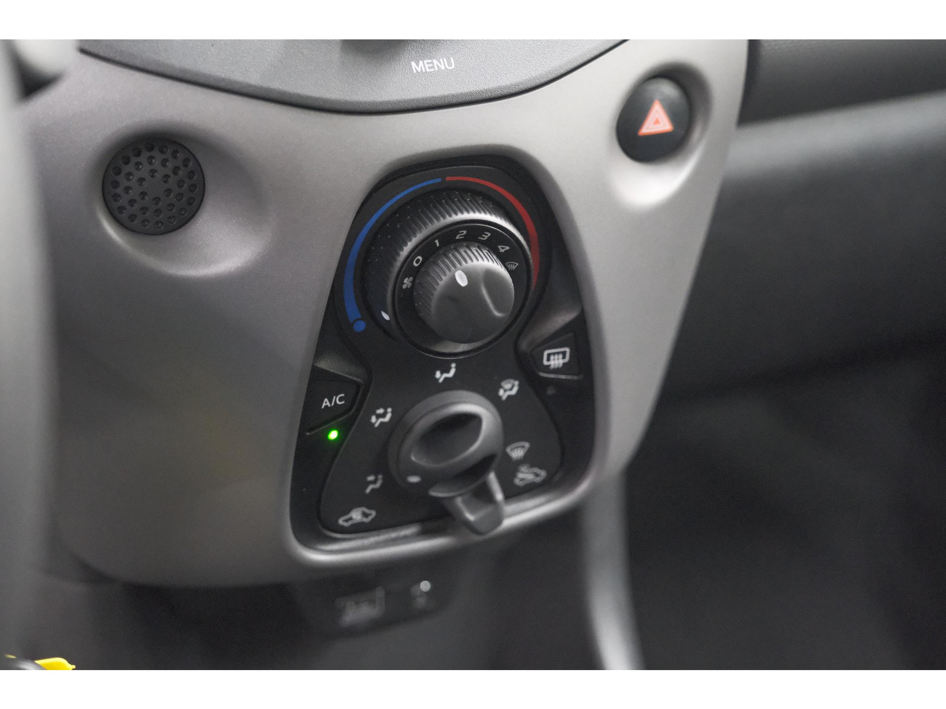 Peugeot 108 1.0 e-VTi Active | Unieke Auto! | Automaat | Airco | Getint Glas | Bluetooth Radio | 5 Deurs