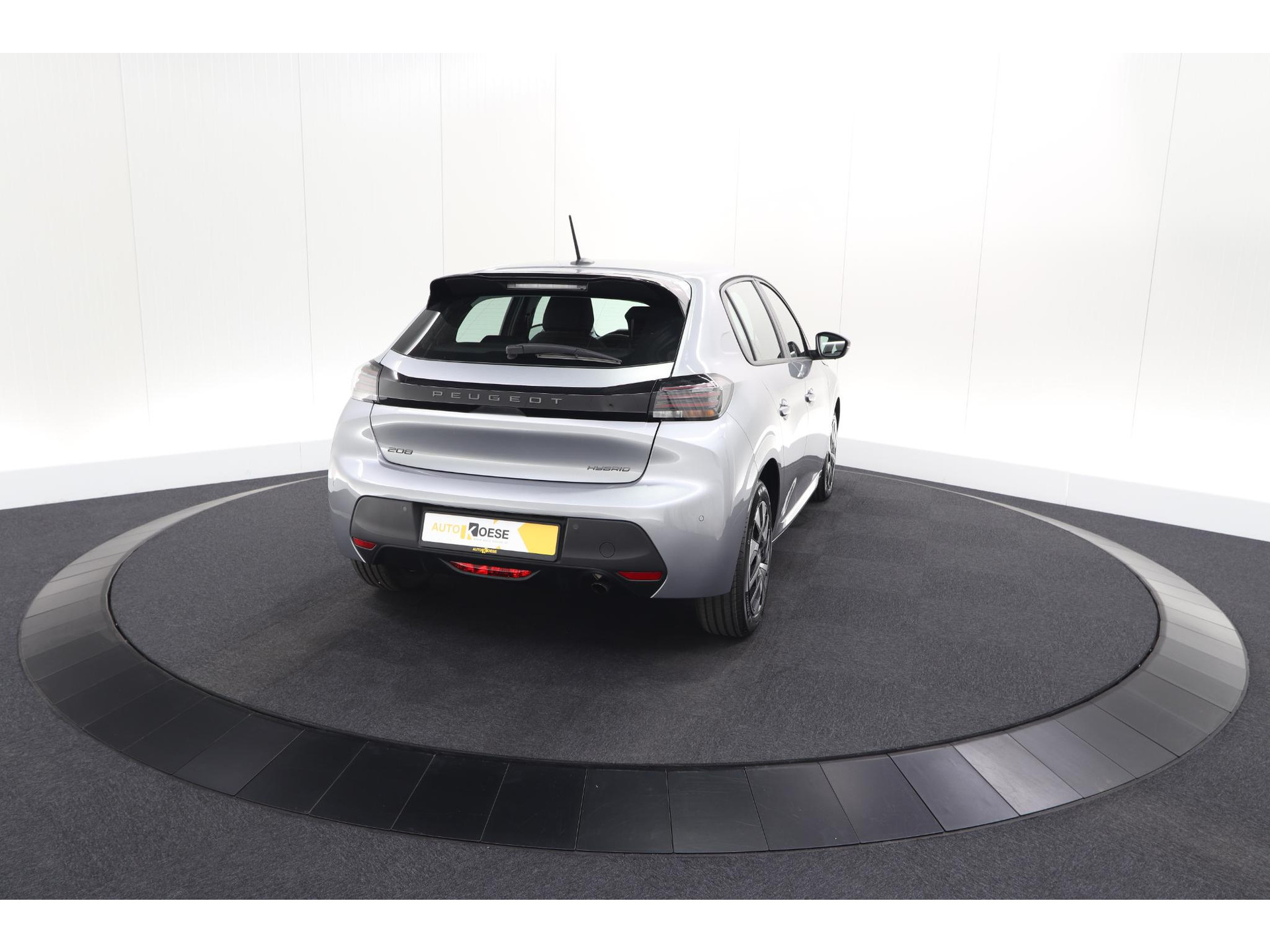 Peugeot 208 1.2 Hybrid 110 e-DCS6 Style | Direct Leverbaar | Apple Carplay | Parkeersensoren