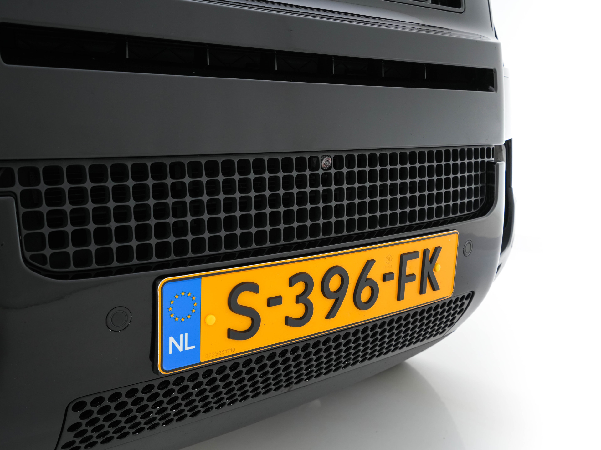 Land Rover Defender 110 2.0 P400e 110 XS Edition (Plug-in) (INCL.BTW) *PANO | LUXURY-LEATHER | FULL-LED | MERIDIAN-SOUND | BLIND-SPOT | TOP-VIEW | AIR-SUSPENSION | CCS-FASTLOADER | HEATED-COMFORTSEATS | KEYLESS | CARPLAY | LANE-ASISSIT | DAB+ | 20''A