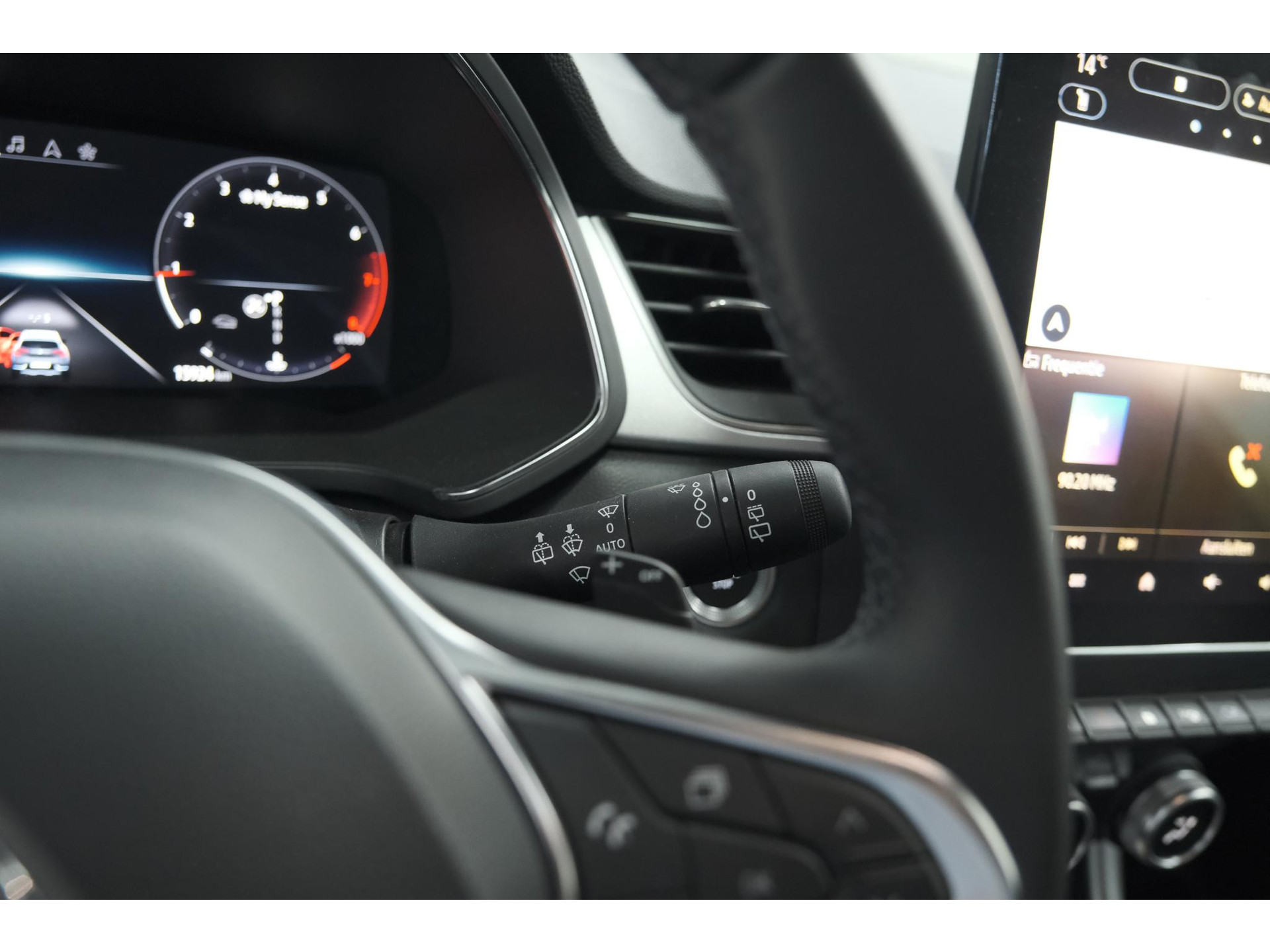 Renault Captur Mild Hybrid 140 EDC Techno | 360 Camera | 9.3 Inch Navigatie | Apple Carplay | 18 Inch Lichtmetalen Velgen