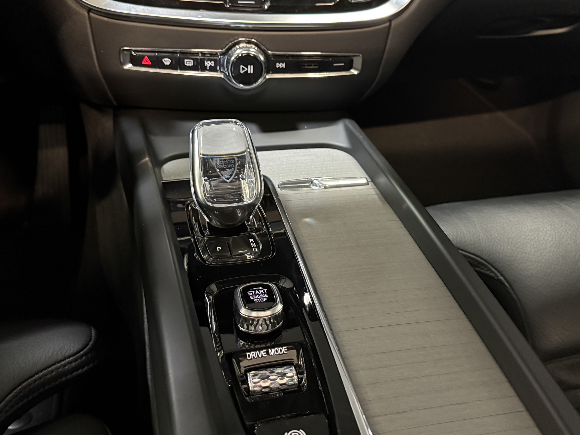 Volvo V60 2.0 B3 R-Design | Trekhaak | Panoramadak | Apple Carplay | Leder