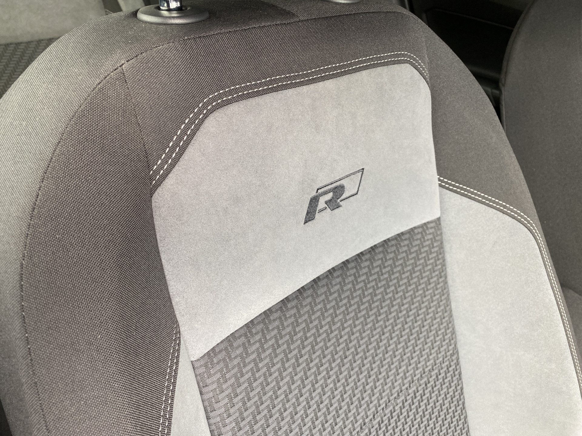 Volkswagen Polo 1.0 TSI R Line 116 pk AUT. | 1e eigenaar | 2x R Line | navigatie | virtual cockpit | stoelverwarming | sportstoelen