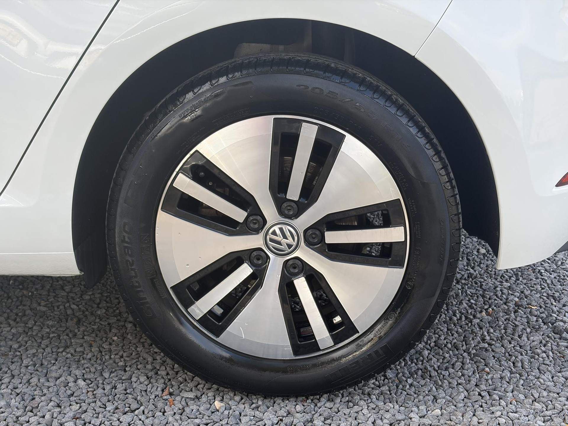 Volkswagen e-Golf ✓SOH 84,55%✓Carplay✓Navi✓LED✓Clima✓Cruise✓Pdc V+A✓Lm velgen✓N.A.P✓Apk tot 07-2027