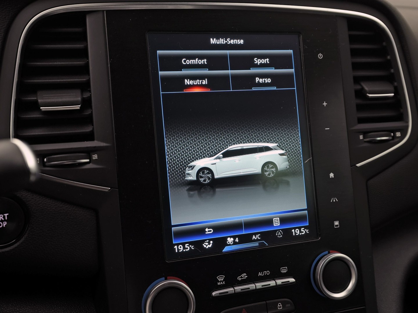 Renault Mégane Estate 1.6 TCe GT 205Pk Automaat (VIRTUAL COCKPIT, GROOT NAVI, KUIPSTOELEN, HEAD-UP DISPLAY, CAMERA, ADAPTIVE CRUISE, BOSE, STOELVERWARMING, NIEUWSTAAT)