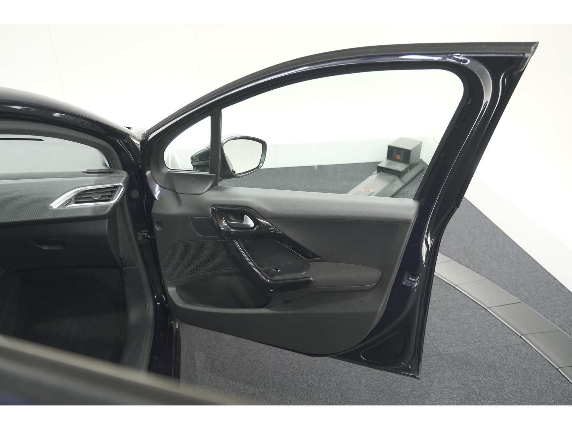 Peugeot 208 PureTech 110 Tech Edition | Camera | Apple Carplay | Parkeersensoren