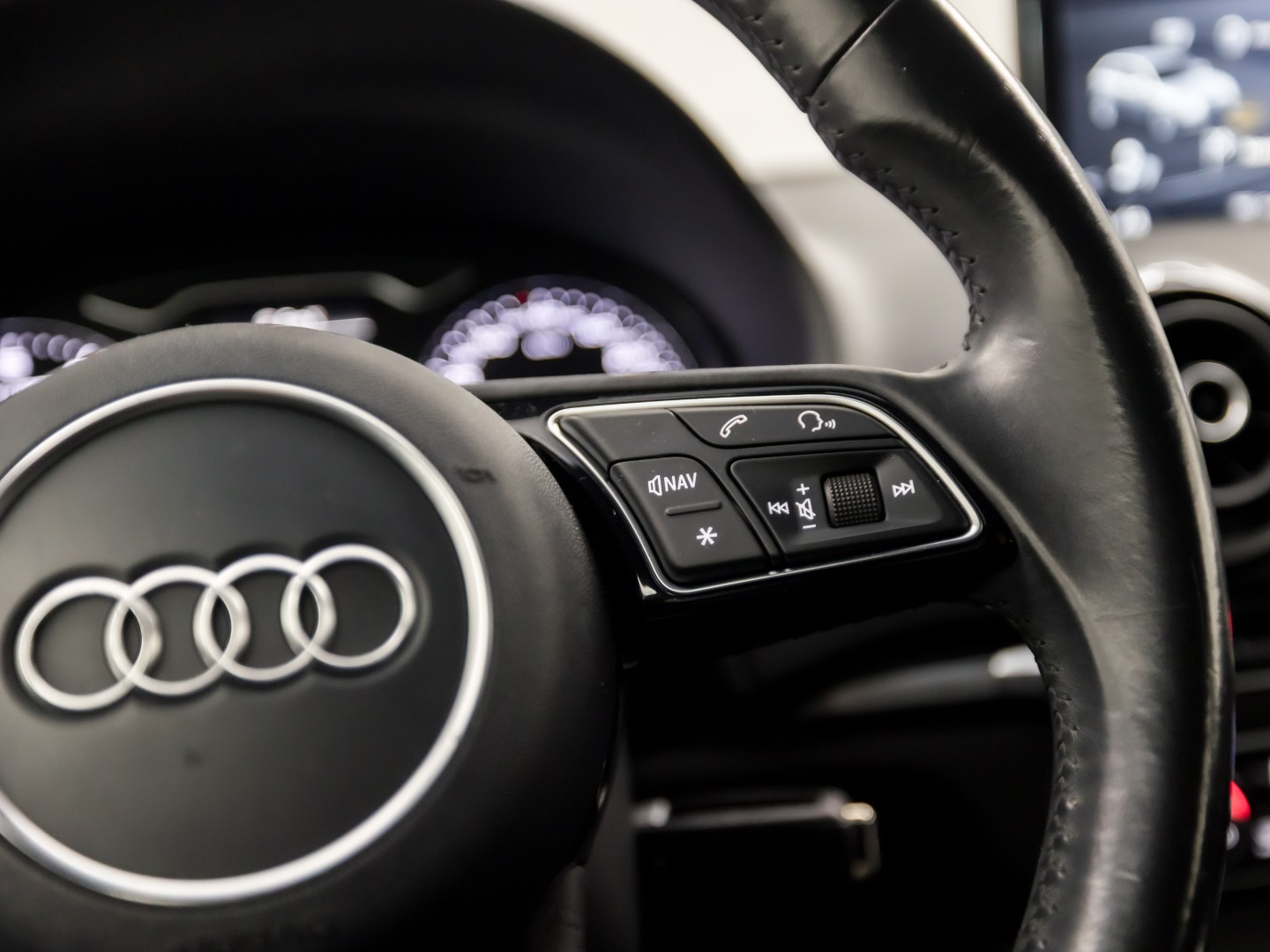 Audi A3 Sportback 1.0 TFSI Sport (APPLE CARPLAY, GROOT NAVI, CLIMATE, DYNAMISCHE KNIPPERLICHTEN, SPORTSTOELEN, CRUISE, PARKEERSENSOREN, NIEUWE APK, NIEUWSTAAT)