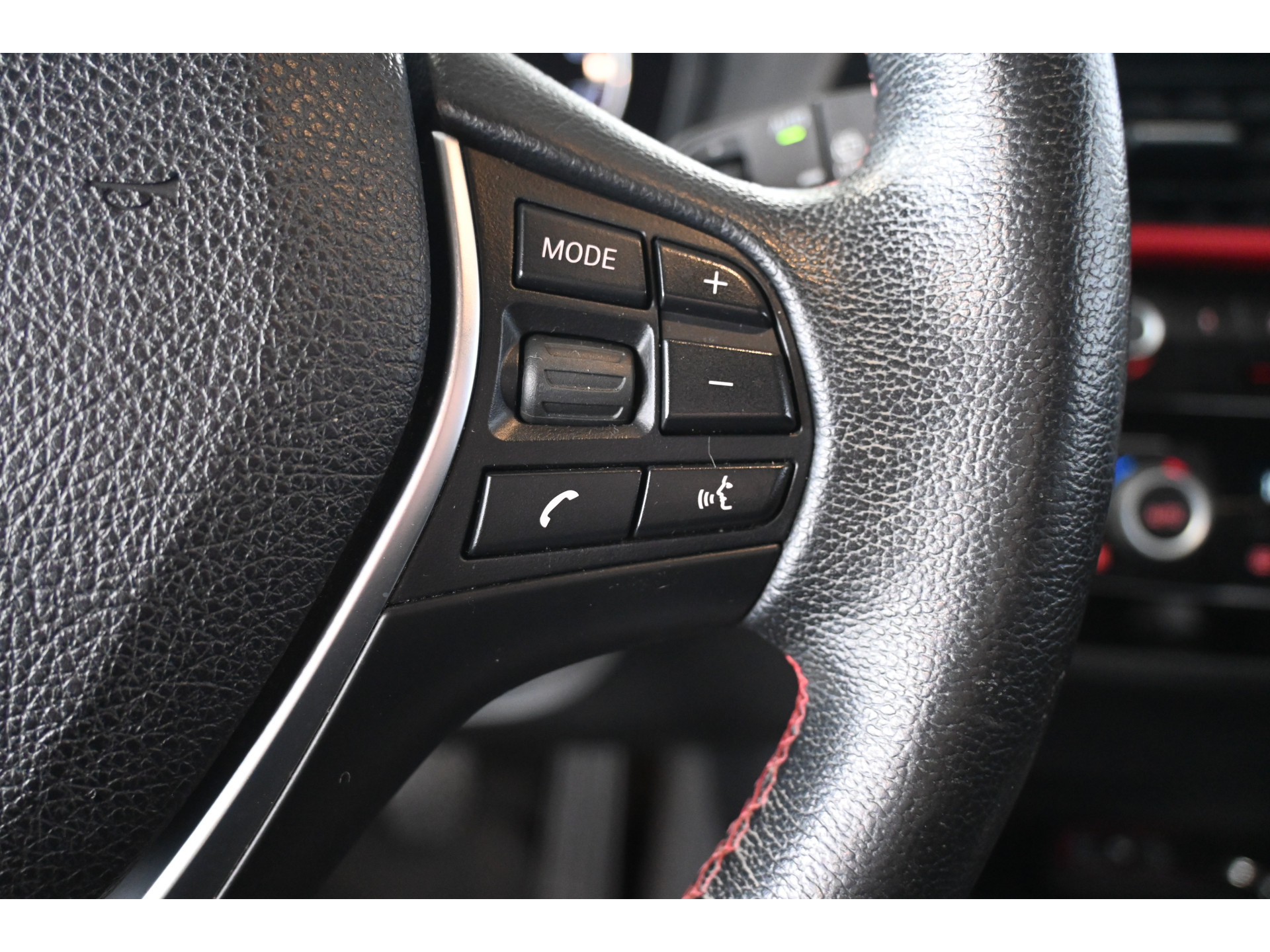 BMW 1-serie 116i Sport Cima Navigatie Pdc Cruise Control LED Stoelverwarming Inruil Mogelijk!