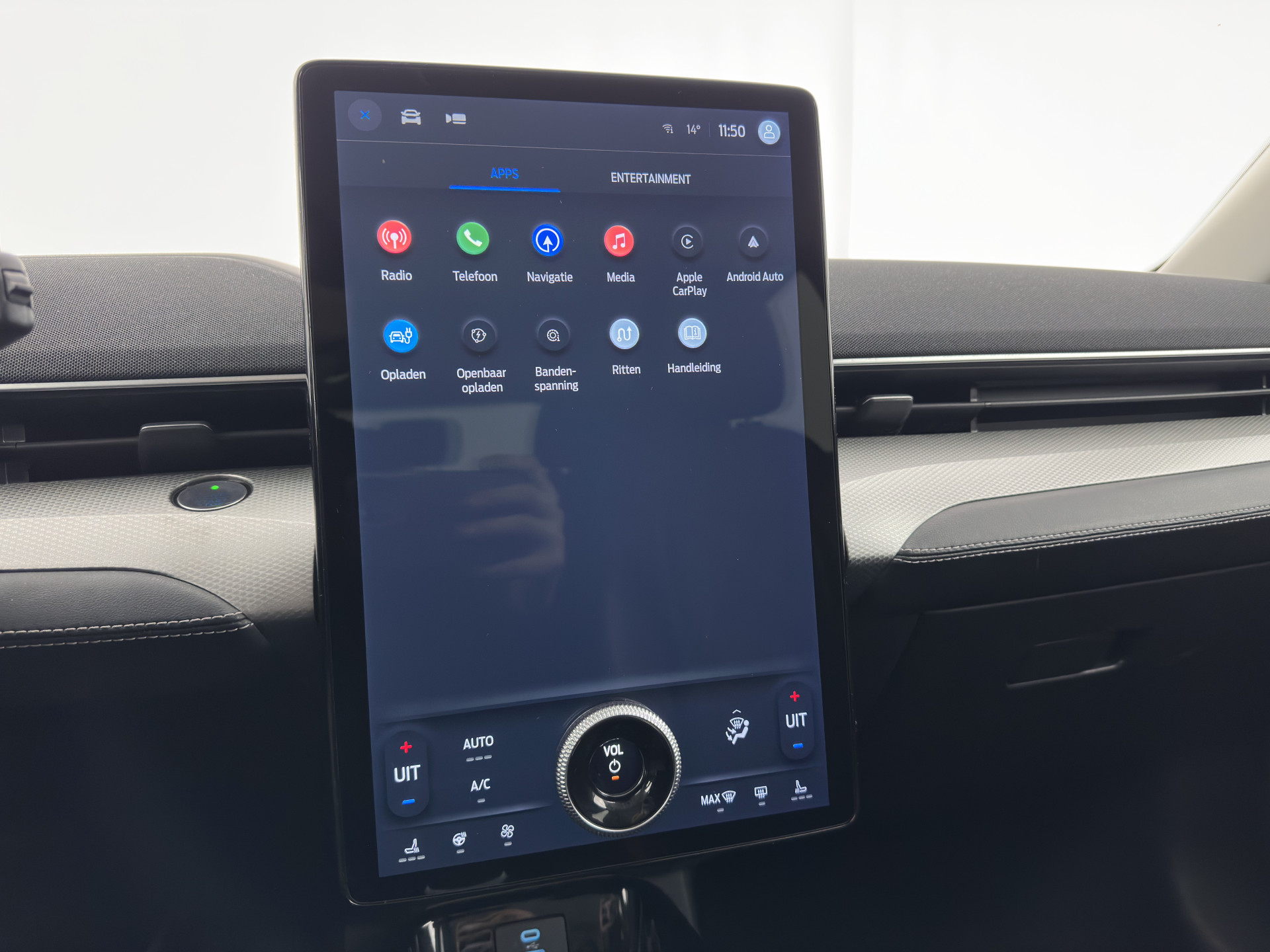 Ford Mustang Mach-E RWD 75 kWh [3-Fase ] {SOH-90%} (INCL-BTW) Aut.*LEATHER | FULL-LED | DAB | DIGI-COCKPIT | KEYLESS | NAVI-FULLMAP | CARPLAY | HEATED-COMFORTSEATS | TOPVIEW |  ADAPTIVE-CRUISE | PRIVACY-GLASS | 18'' ALU*