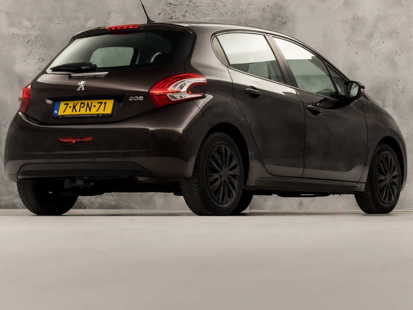 Peugeot 208 1.2 VTi Deluxe Sport (NAVIGATIE, CLIMATE, CRUISE, SPORTSTOELEN, PARKEERSENSOREN, NIEUWSTAAT)