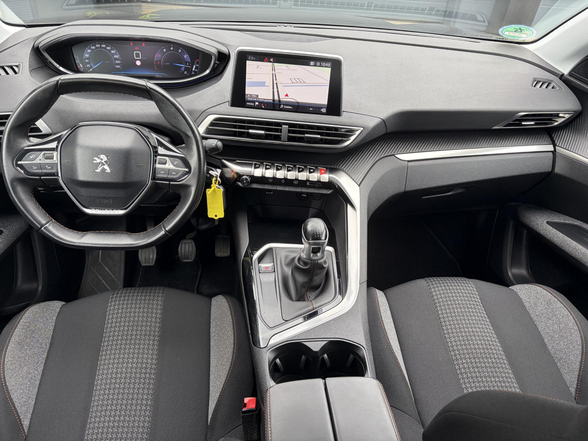 Peugeot 5008 1.2 PureTech Active 1e Eigenaar,D-riem 12-2023,Trekhaak,7 Persoons,6 Bak,Carplay,Clima,Cruise,131pk,Pdc,Dealer Onderhouden,N.A.P,Apk tot 05-2027