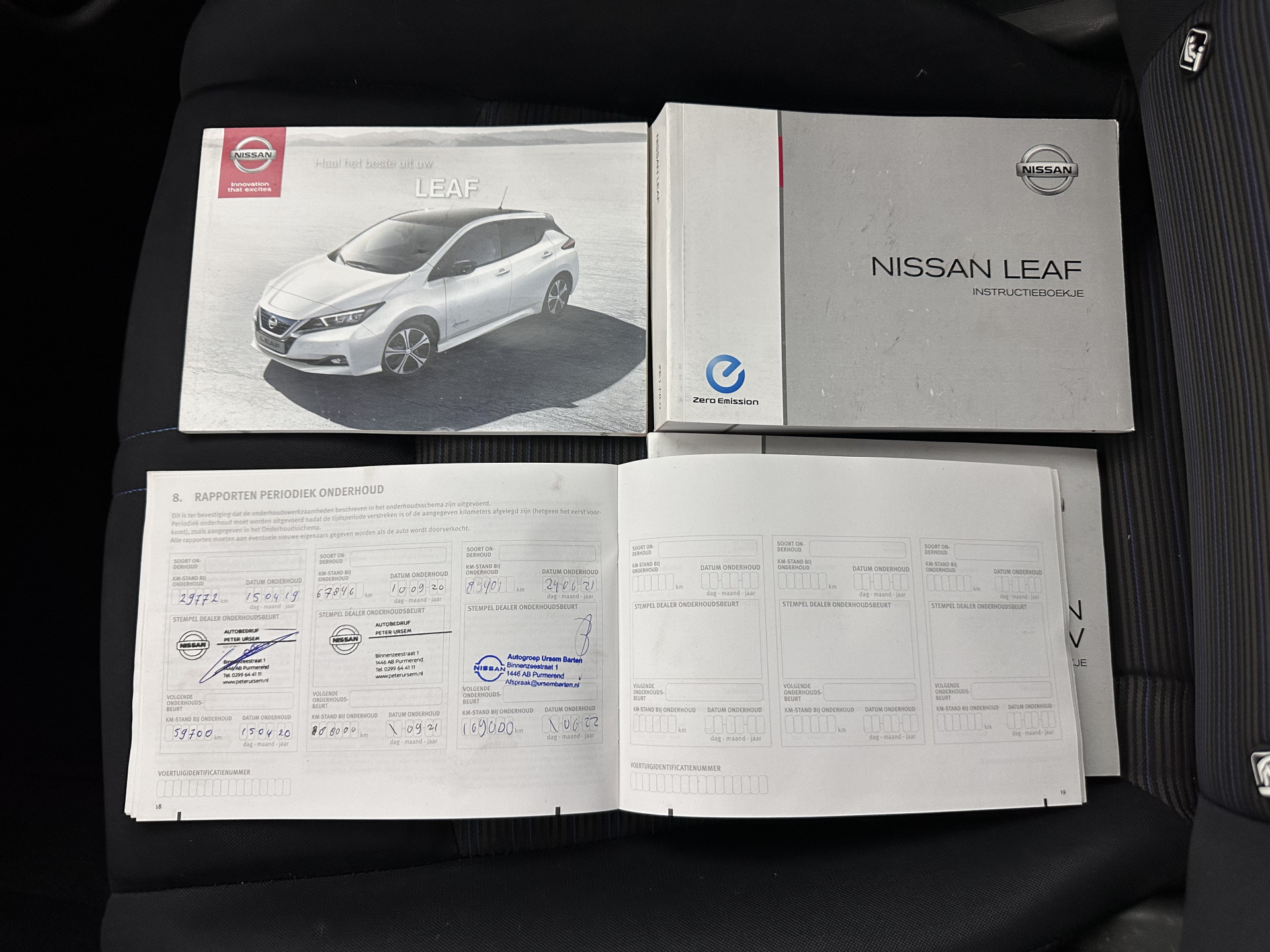 Nissan LEAF Acenta 40 kWh (INCL-BTW) Aut. *HEATPUMP | ADAPTIVE-CRUISE | KEYLESS | TOPVIEW | NAVI-FULLMAP | BLINDSPOT | DAB+ | HEATED-COMFORTSEATS | DIGI-COCKPIT | PRIVACYGLASS | 16"ALU*