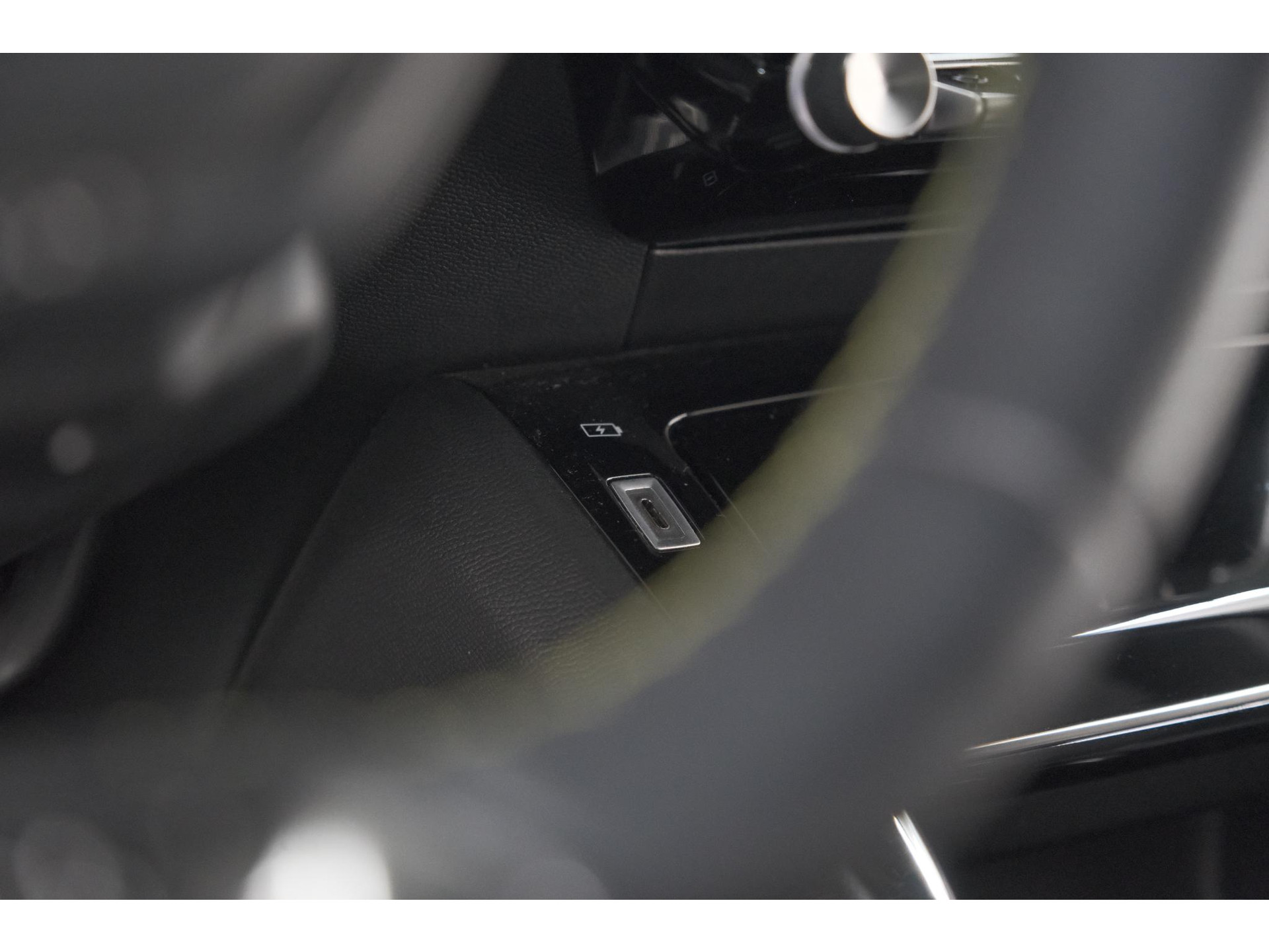 Peugeot 208 PureTech 130 EAT8 GT | Panoramadak | Camera | Apple Carplay | Stoelverwarming