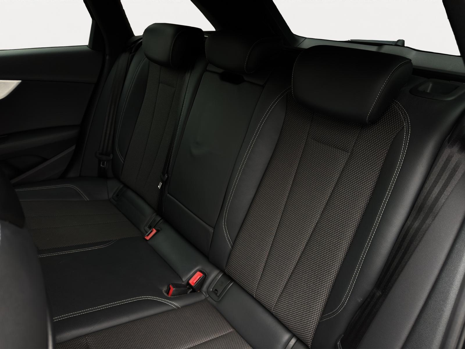 Audi A4 Avant 35 TFSI 2X S-Line *NL-AUTO*