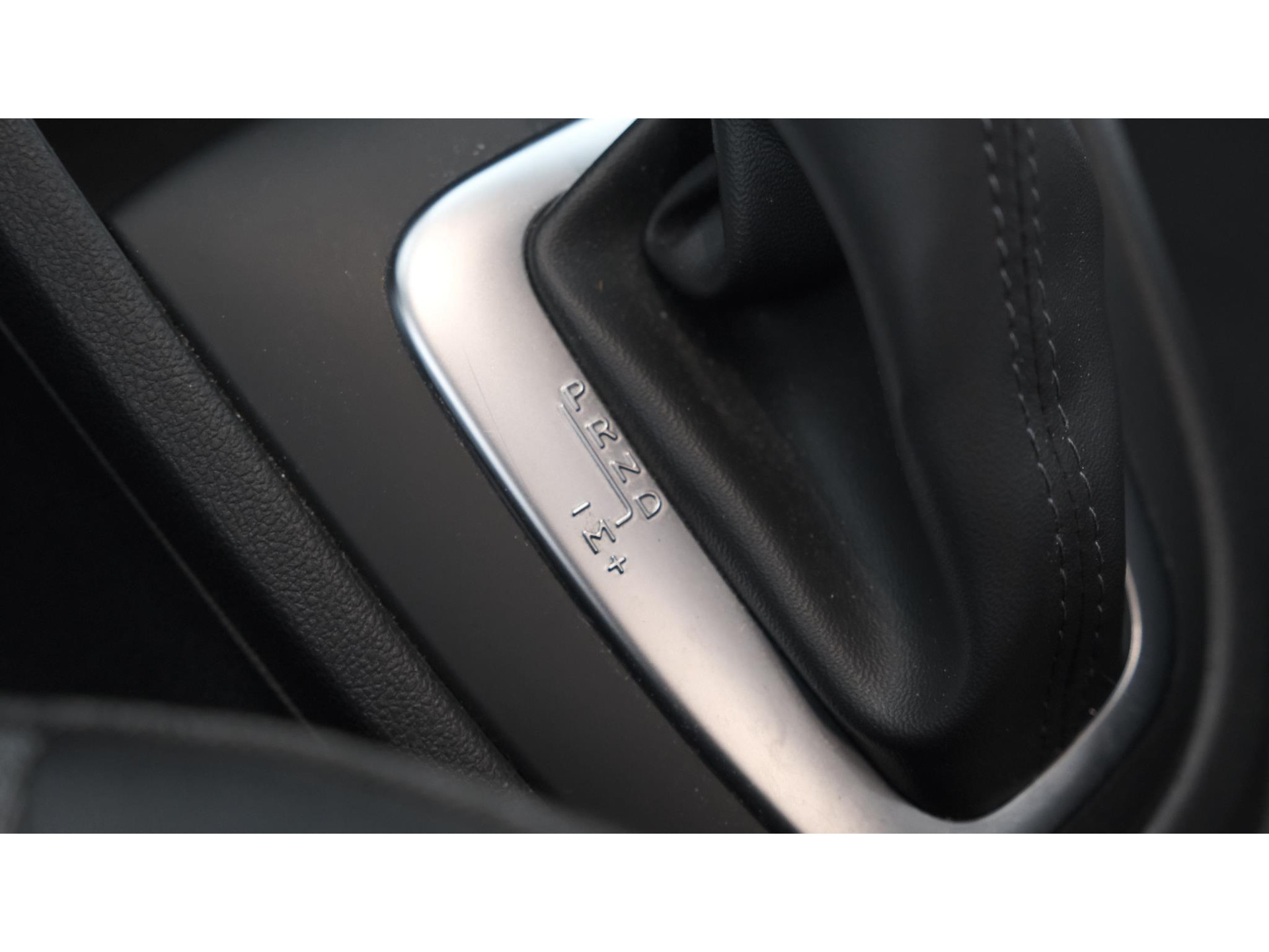 Renault Captur 1.3 TCe Intens | Trekhaak afneembaar | Navigatie | Parkeersensoren