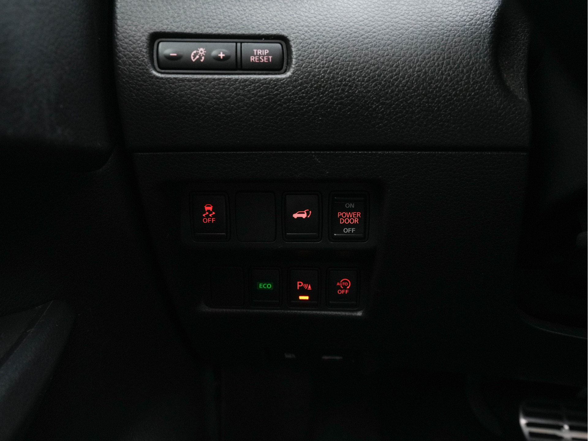 Nissan X-Trail 1.6 dCi Tekna (INCL-BTW) Aut. *PANO | LEATHER | FULL-LED | TOP-VIEW | JBL-AUDIO | BLINDSPOT | KEYLESS | HEATED-COMFORTSEATS | NAVI-FULLMAP | CARPLAY | PRIVACY-GLASS | 19''ALU*