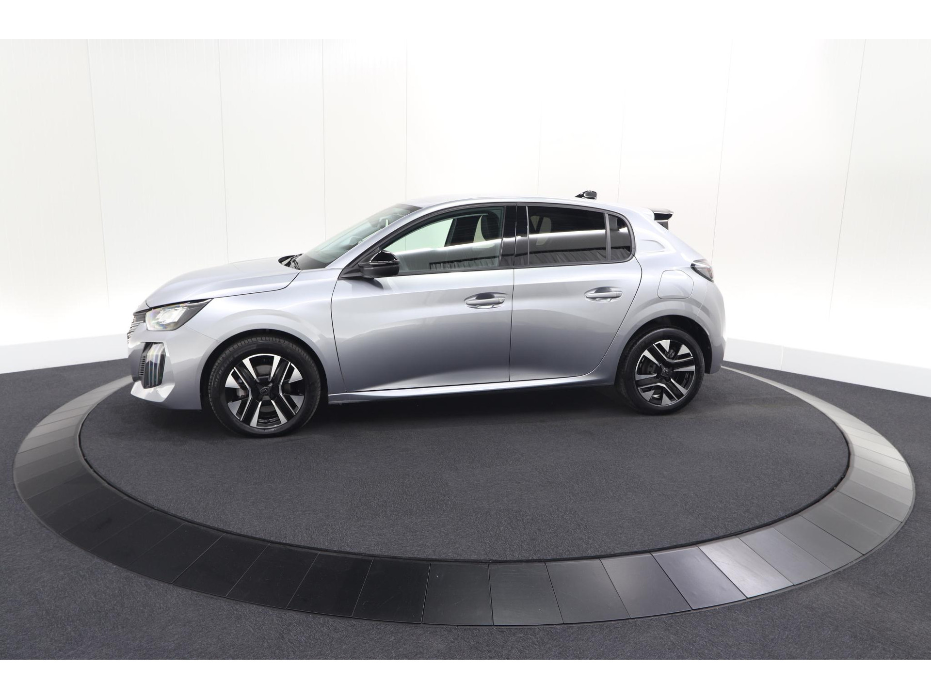 Peugeot 208 1.2 Hybrid 110 e-DCS6 Allure | Apple Carplay | Parkeersensoren Voor + Achter | Climate Control