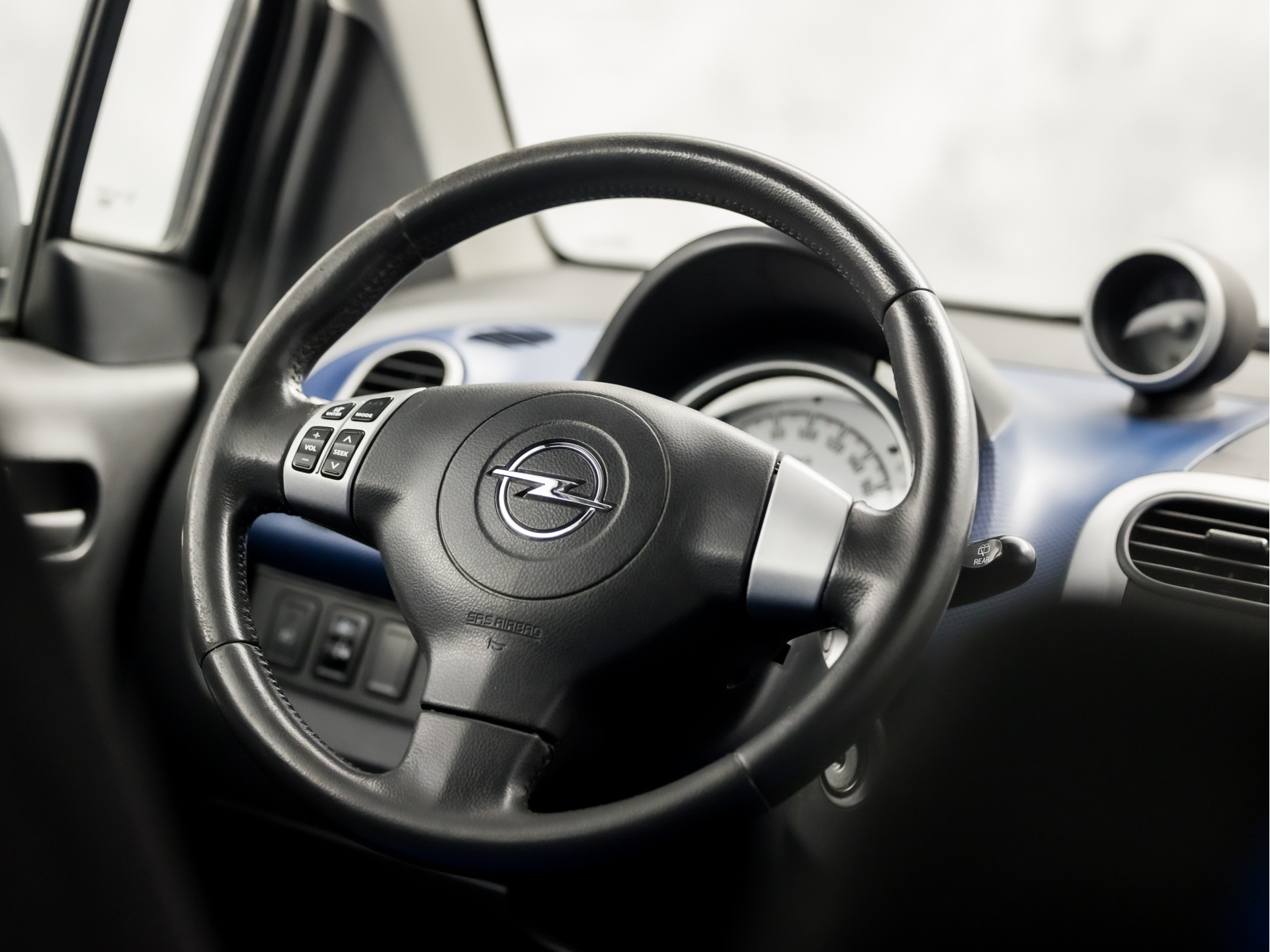 Opel Agila 1.2 Sport (AIRCO, ELEK RAMEN, SPORTSTOELEN, GETINT GLAS, NIEUWE APK, NIEUWSTAAT)