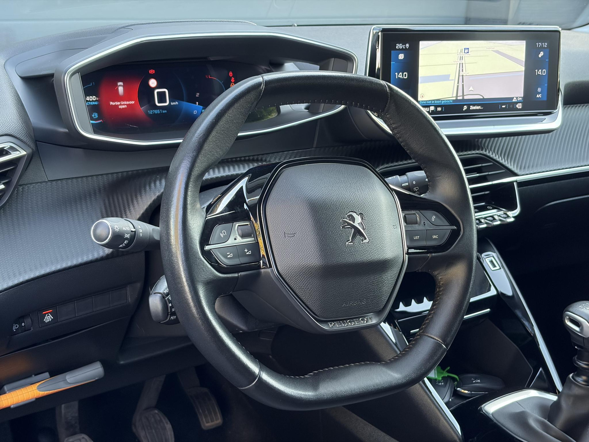 Peugeot 208 1.2 PureTech Allure ✓D-riem vv in 10-2025✓1e Eigenaar✓360° Camera✓Carplay✓Navi✓101pk✓LED✓Clima✓Cruise✓6 Bak✓Pdc✓Lm velgen✓Halfleder✓Recent beurt gehad✓N.A.P✓Apk tot 08-2028