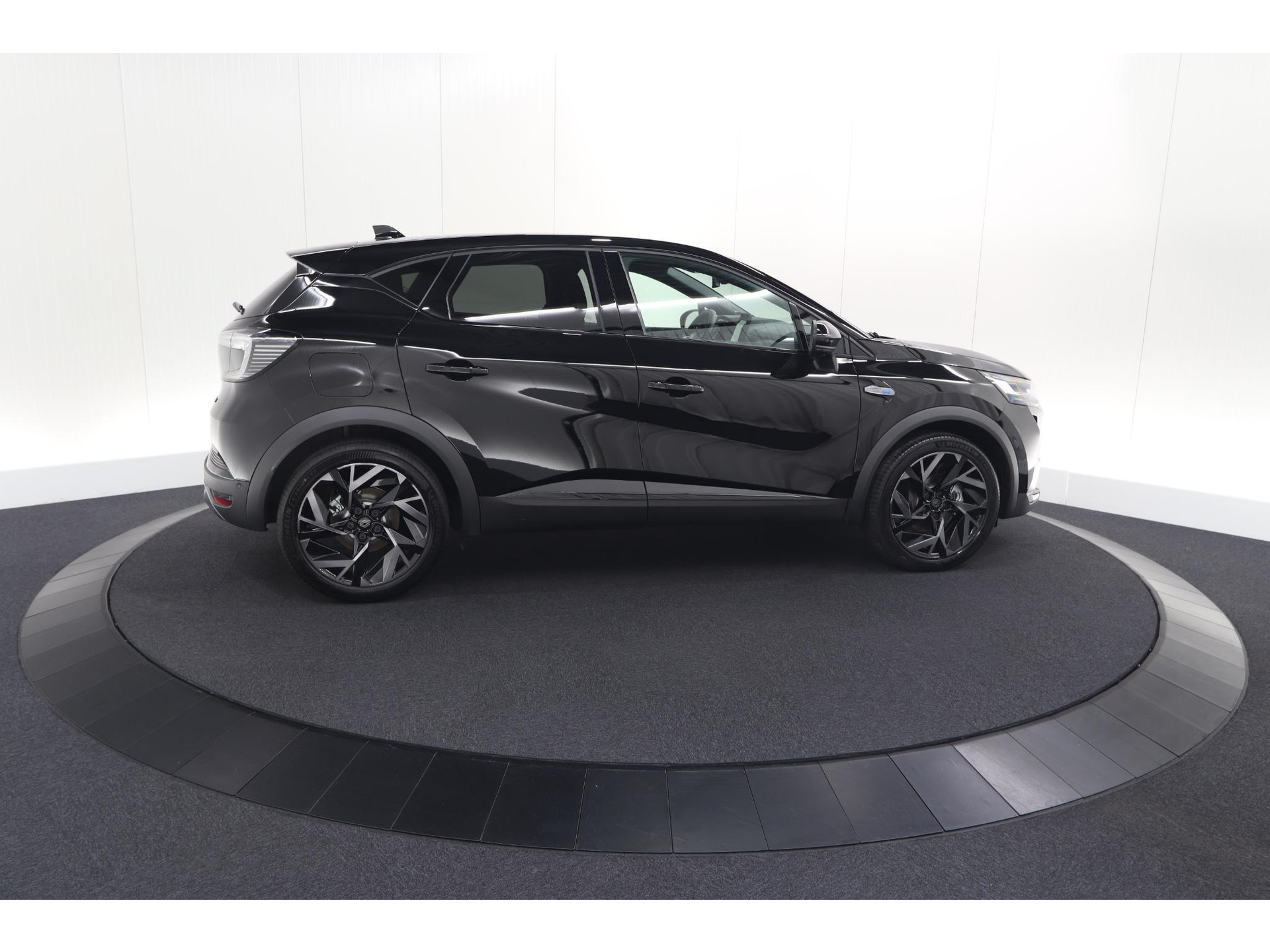 Renault Captur 1.8 E-Tech full hybrid 160 Esprit Alpine | 360 Camera | Adaptieve Cruise Control | Dodehoekdetectie | Stuurwielverwarming