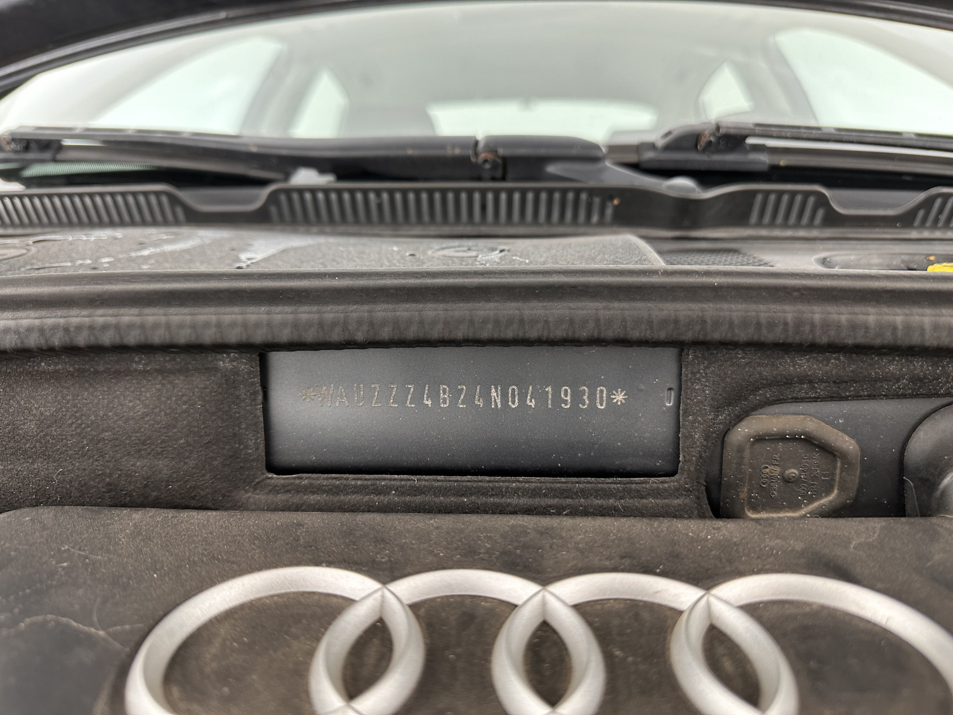 Audi A6 Limousine 2.4 MT  [ GEARBOX-PROBLEM ] Aut. *LUXURY-LEATHER | ECC | PDC | CRUISE | RADIO-CD | COMFORT-SEATS | 17"ALU*