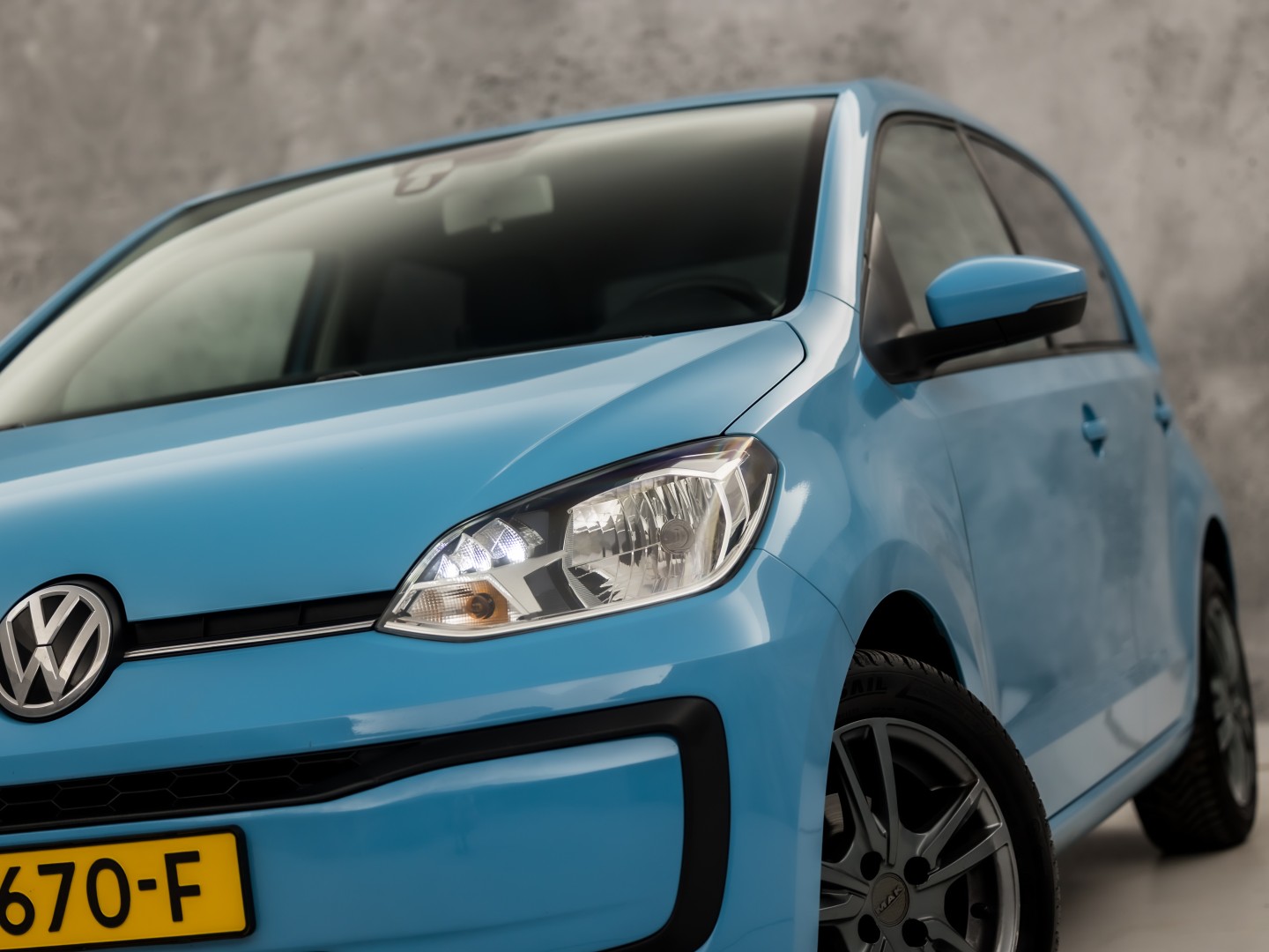 Volkswagen up! 1.0 Sport up! (AIRCO, 5 DEURS, CRUISE, PARKEERSENSOREN, GETINT GLAS, SPORTSTOELEN, LM VELGEN, NIEUWSTAAT)