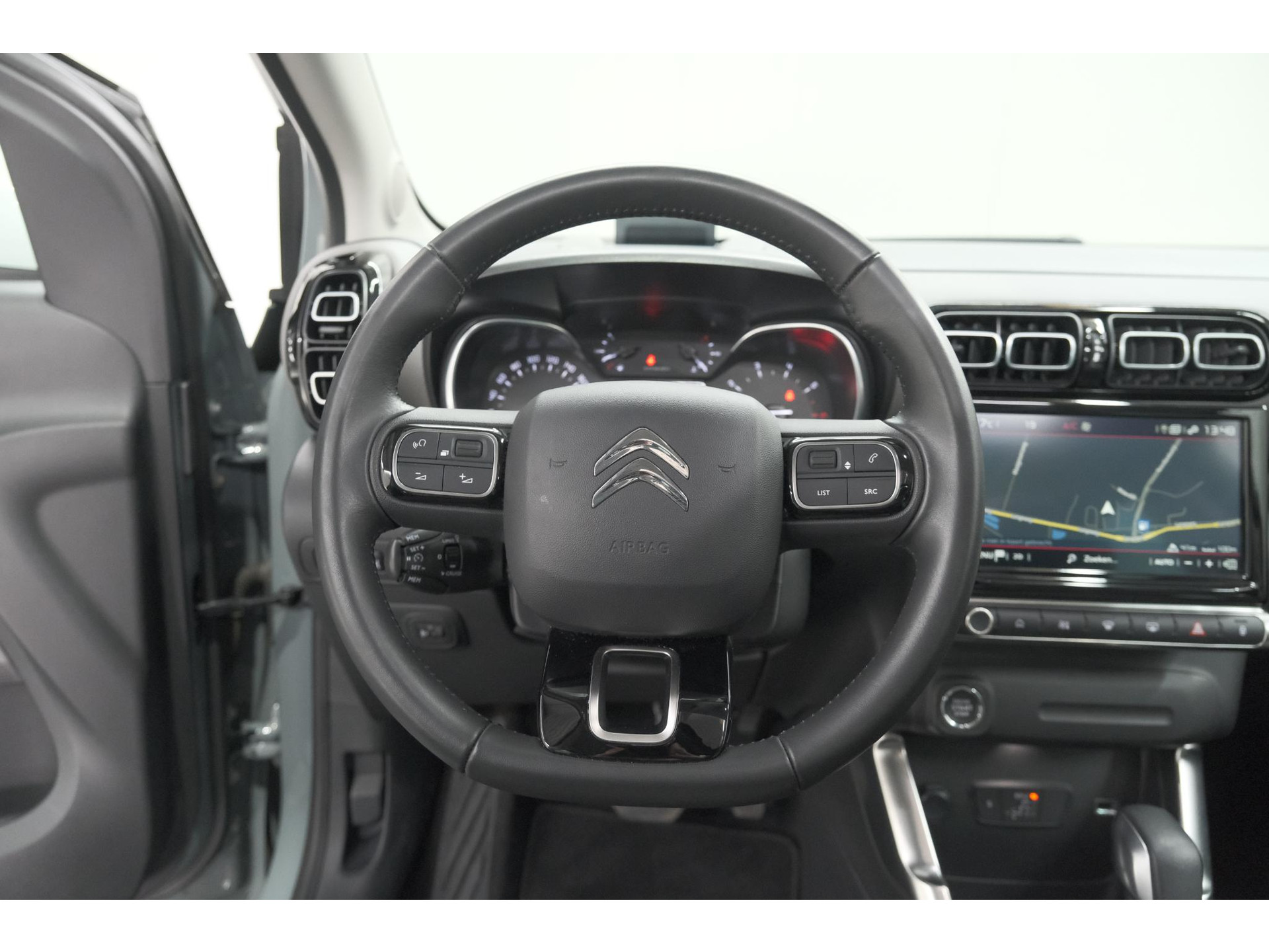 Citroen C3 Aircross PureTech 130 EAT6 Shine | Schuif-/Kanteldak | Camera | Dodehoekdetectie | Head-Up Display