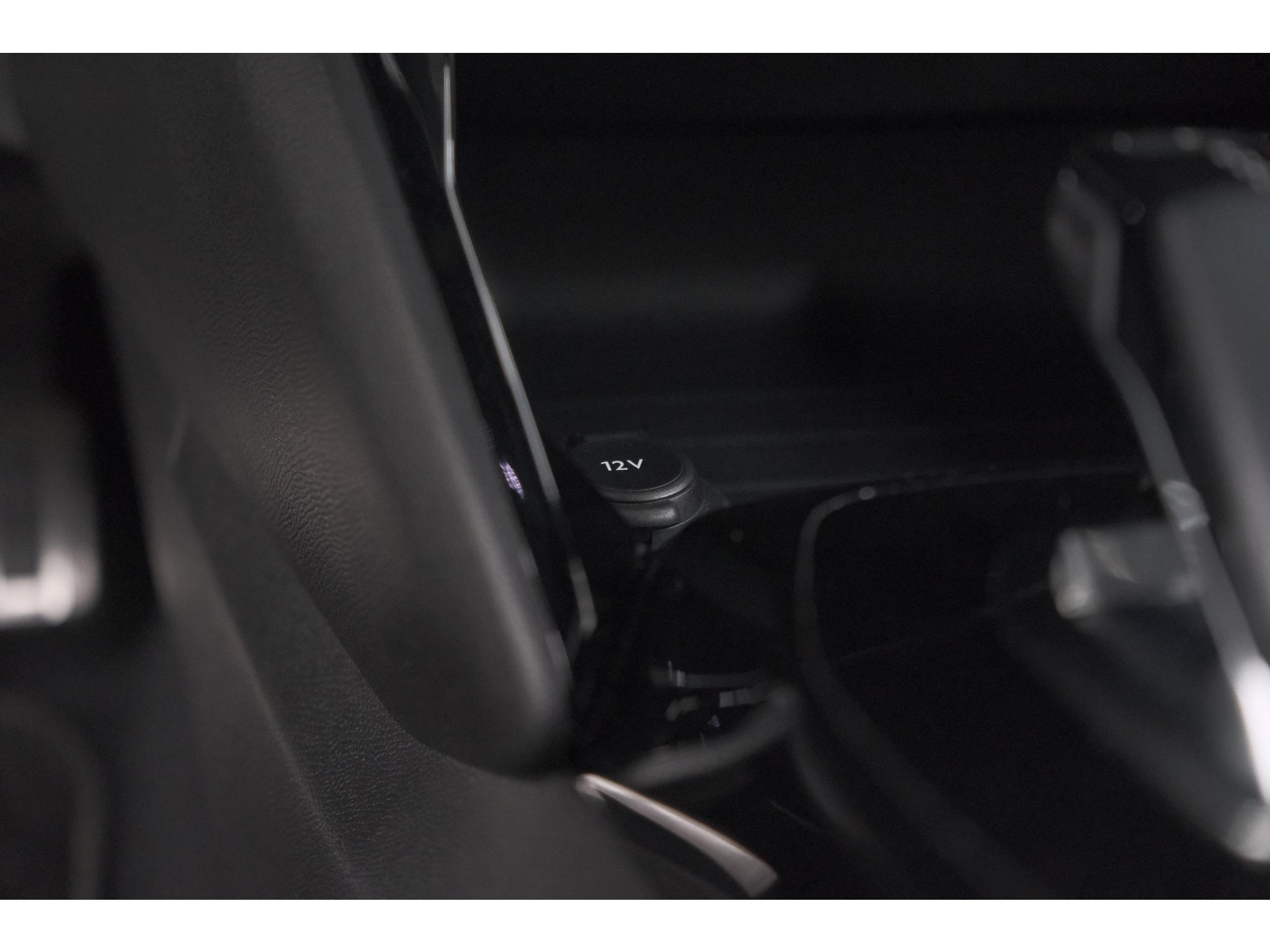 Peugeot 208 PureTech 100 EAT8 GT | Camera | Dodehoekdetectie | Navigatie | Apple Carplay