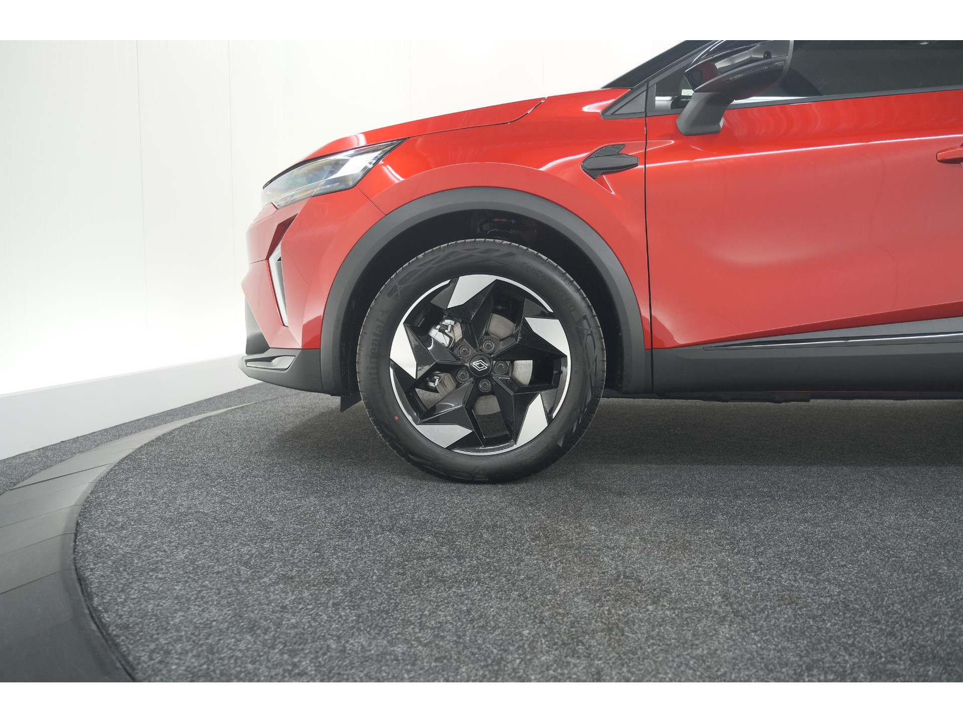 Renault Captur 1.6 E-Tech full hybrid 145 Techno | Advanced Driving | Camera | Dodehoekdetectie | Apple Carplay | 18 Inch Lichtmetalen Velgen