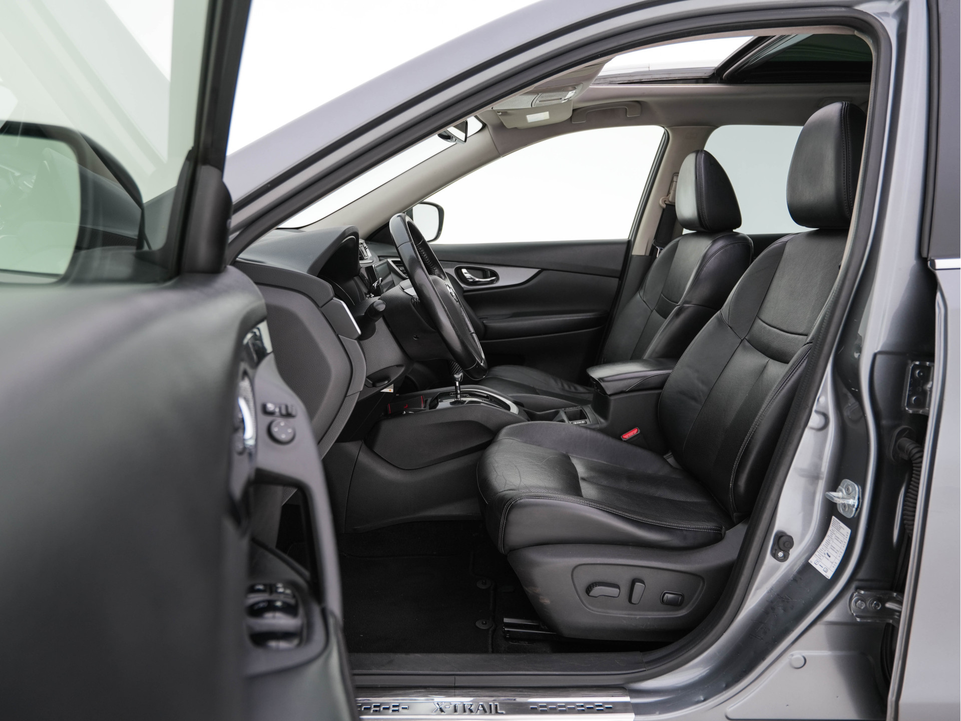 Nissan X-Trail 1.6 dCi Tekna (INCL-BTW) Aut. *PANO | LEATHER | FULL-LED | TOP-VIEW | JBL-AUDIO | BLINDSPOT | KEYLESS | HEATED-COMFORTSEATS | NAVI-FULLMAP | CARPLAY | PRIVACY-GLASS | 19''ALU*