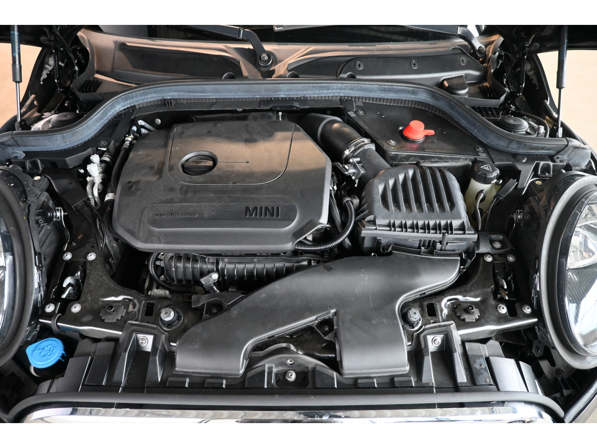 MINI Mini 1.5 Cooper Airco Navigatie LED Cruise Control Direct Leverbaar! Rijklaarprijs Inruil Mogelijk!