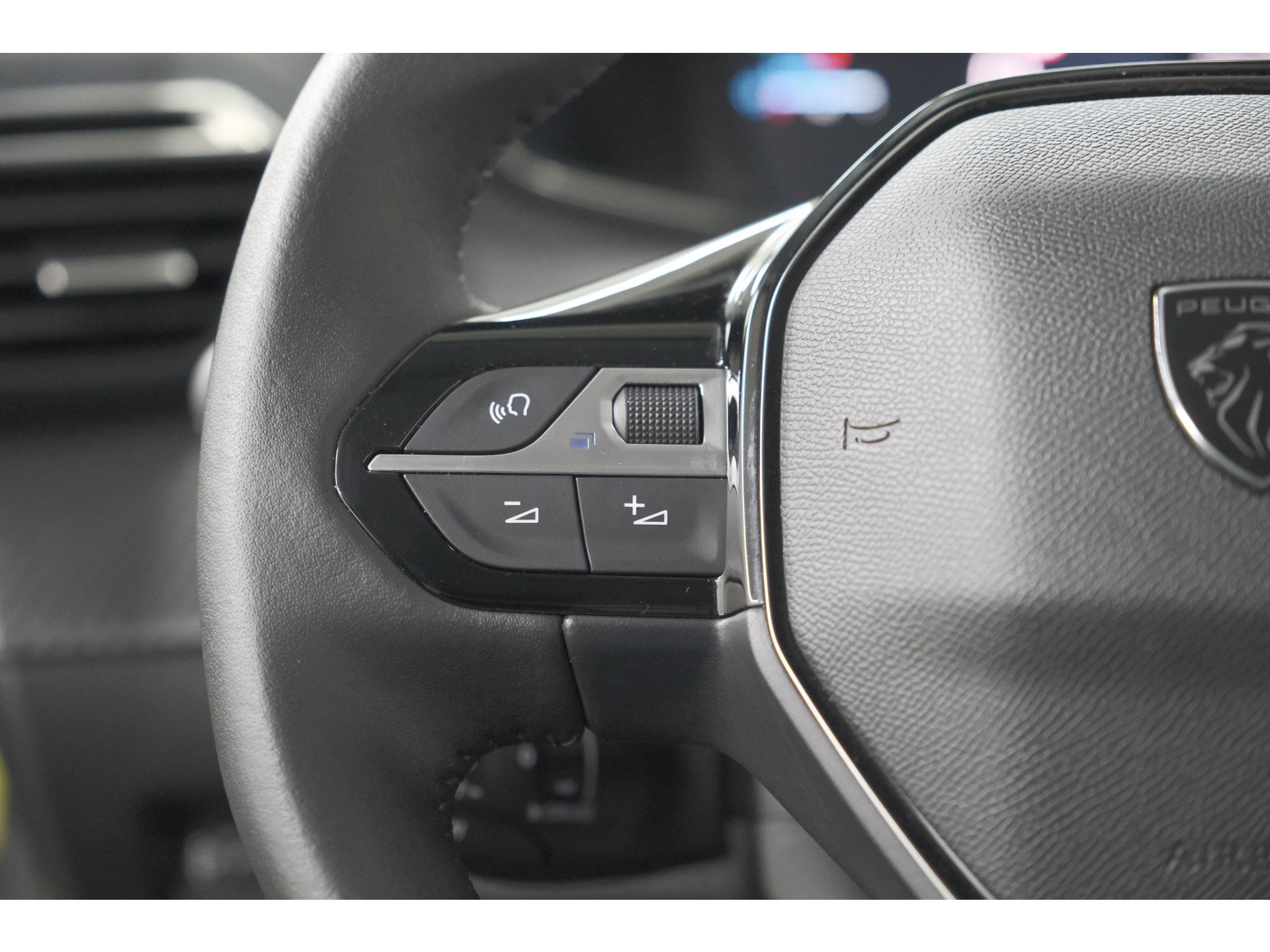 Peugeot 208 PureTech 100 Allure | 360 Camera | Vison Pack | Dodehoekdetectie | Apple Carplay