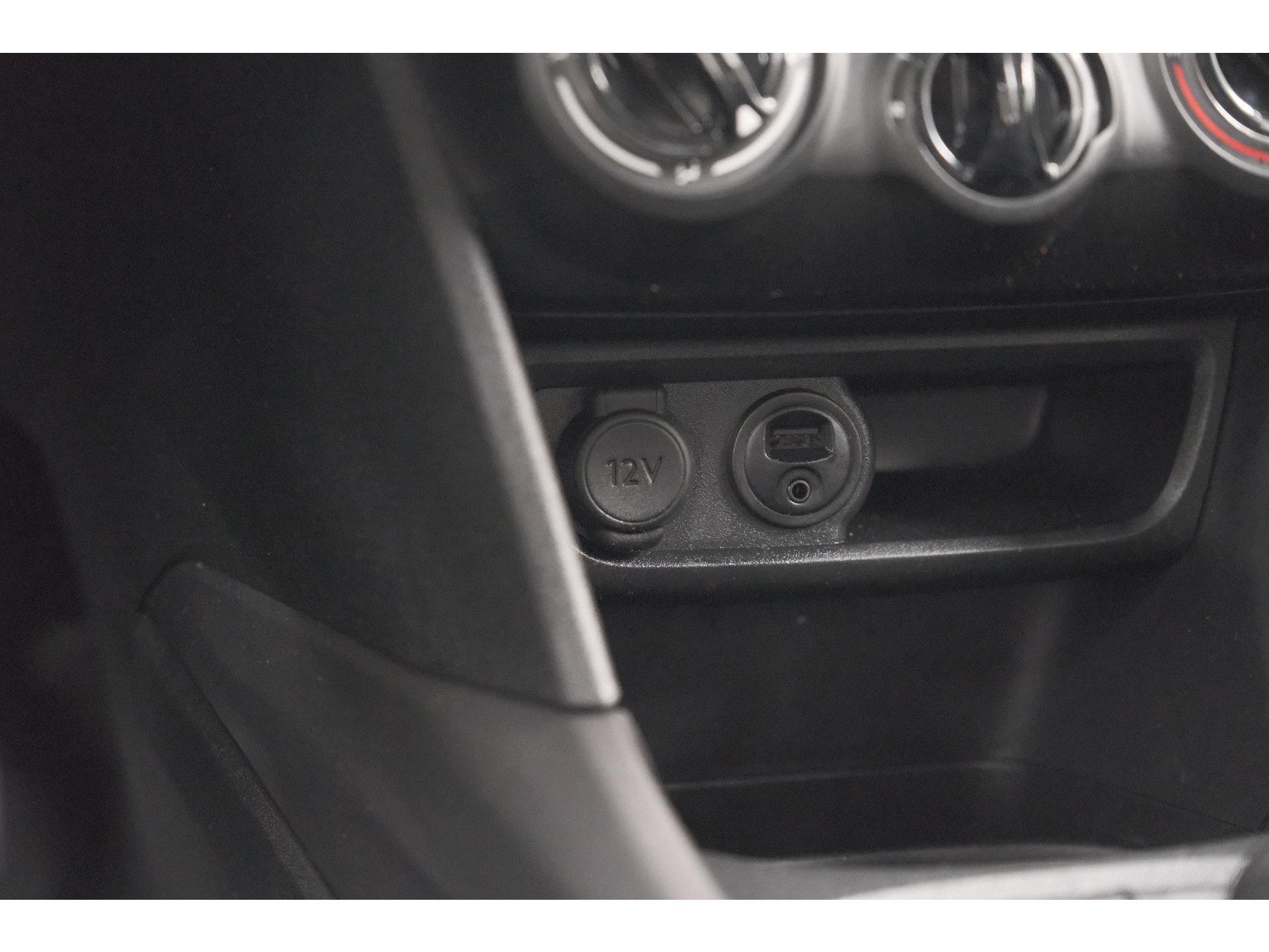 Peugeot 2008 PureTech 110 Blue Lion | Trekhaak | Apple Carplay | Parkeersensoren