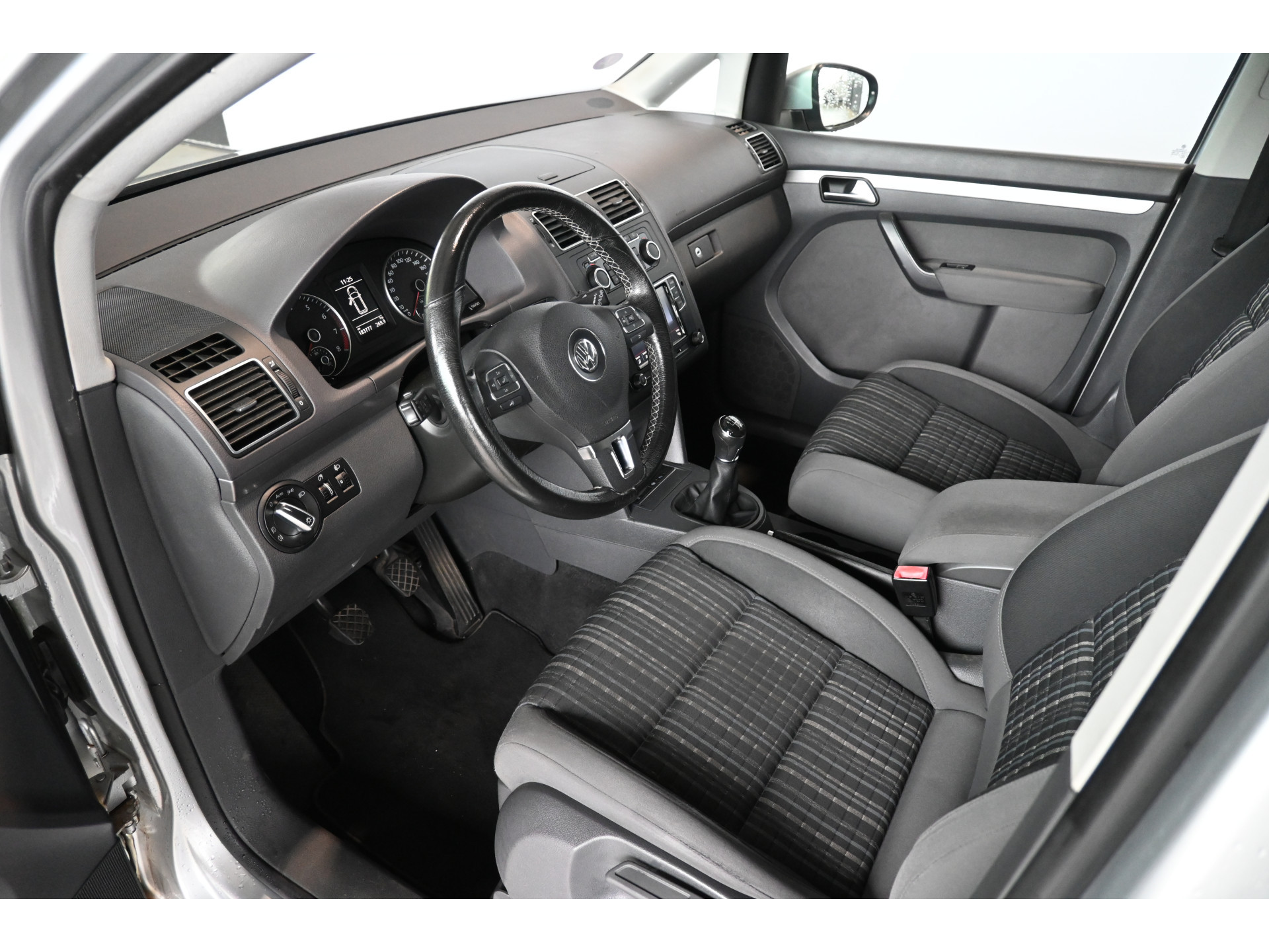 Volkswagen Touran 1.4 TSI Cross Climate control Trekhaak Cruise control PDC Inruil Mogelijk!