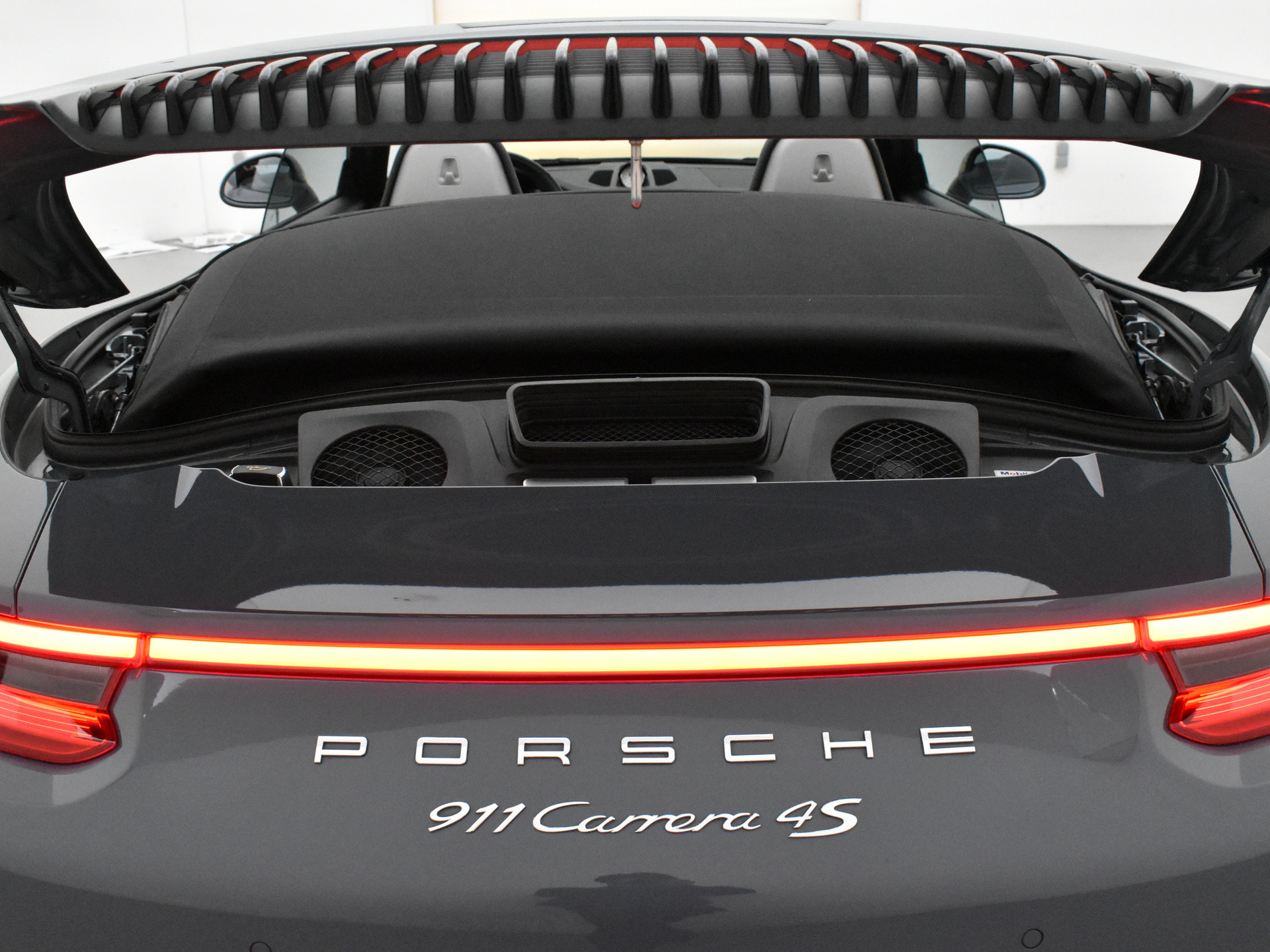 Porsche 911 Cabrio 3.0 Carrera 4S / Origineel NL AUTO/ SPORT CHRONO PLUS 421PK / NEDERLANDSE AUTO