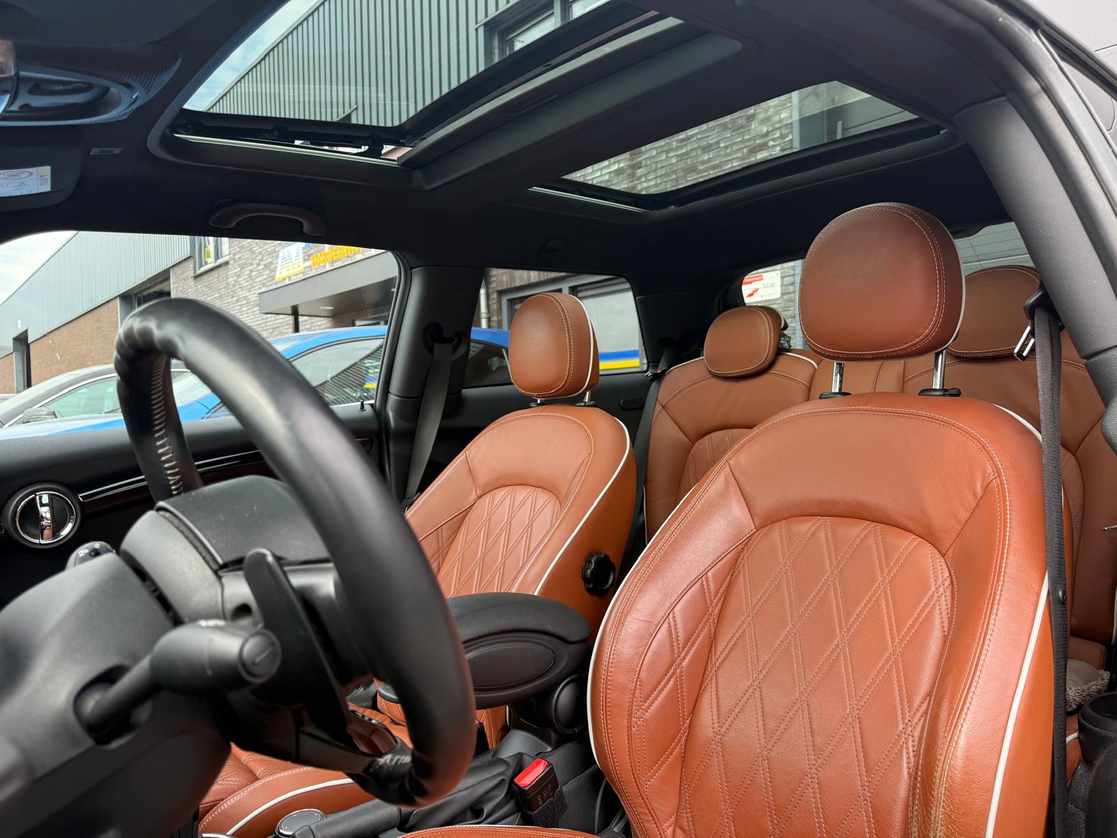 MINI Mini 2.0 John Cooper Works Chili | 1E EIGENAAR | 3/6/12MND GARANTIE | 230PK | PANO | ACC | CARPLAY | LED | HEAD-UP | NAVI | DAB |