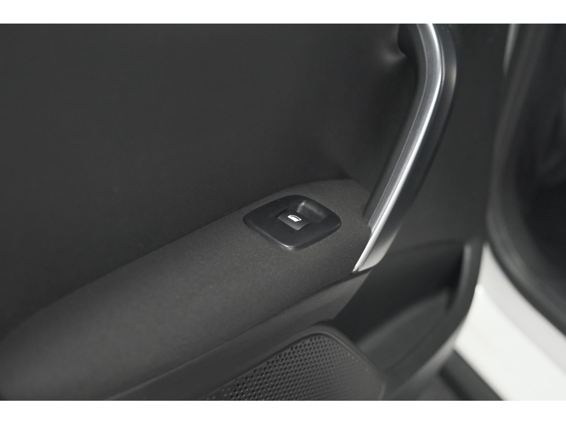 Peugeot 2008 PureTech 130 Allure | Camera | Apple Carplay | Parkeersensoren | Navigatie