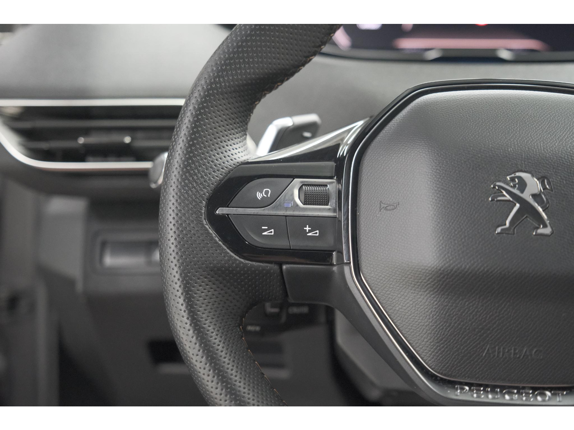 Peugeot 3008 PureTech 130 EAT8 GT | Camera | Dodehoekdetectie | Adaptieve Cruise Control