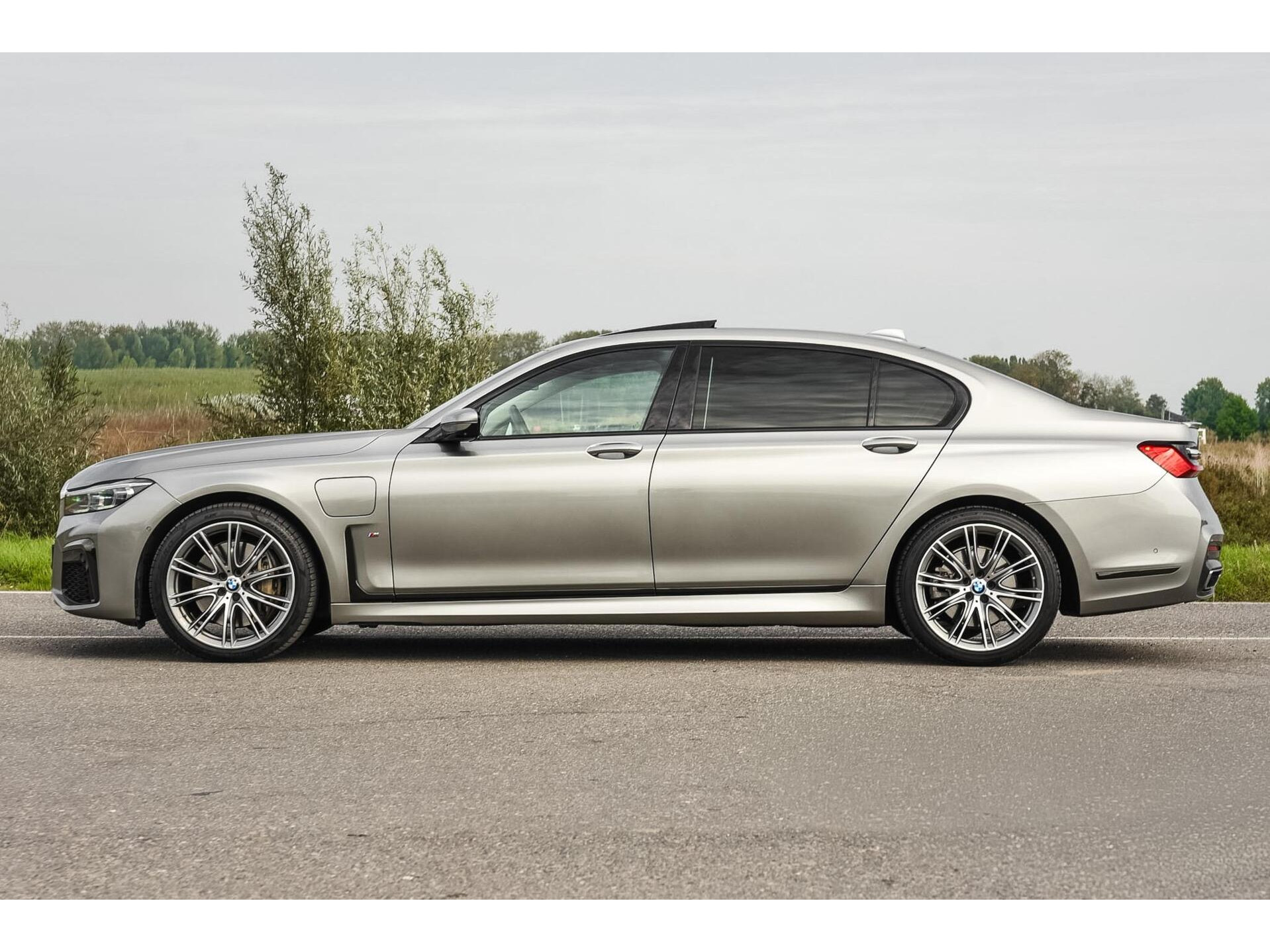 BMW 745Le High Executive | M Sport | Massage | Lounge