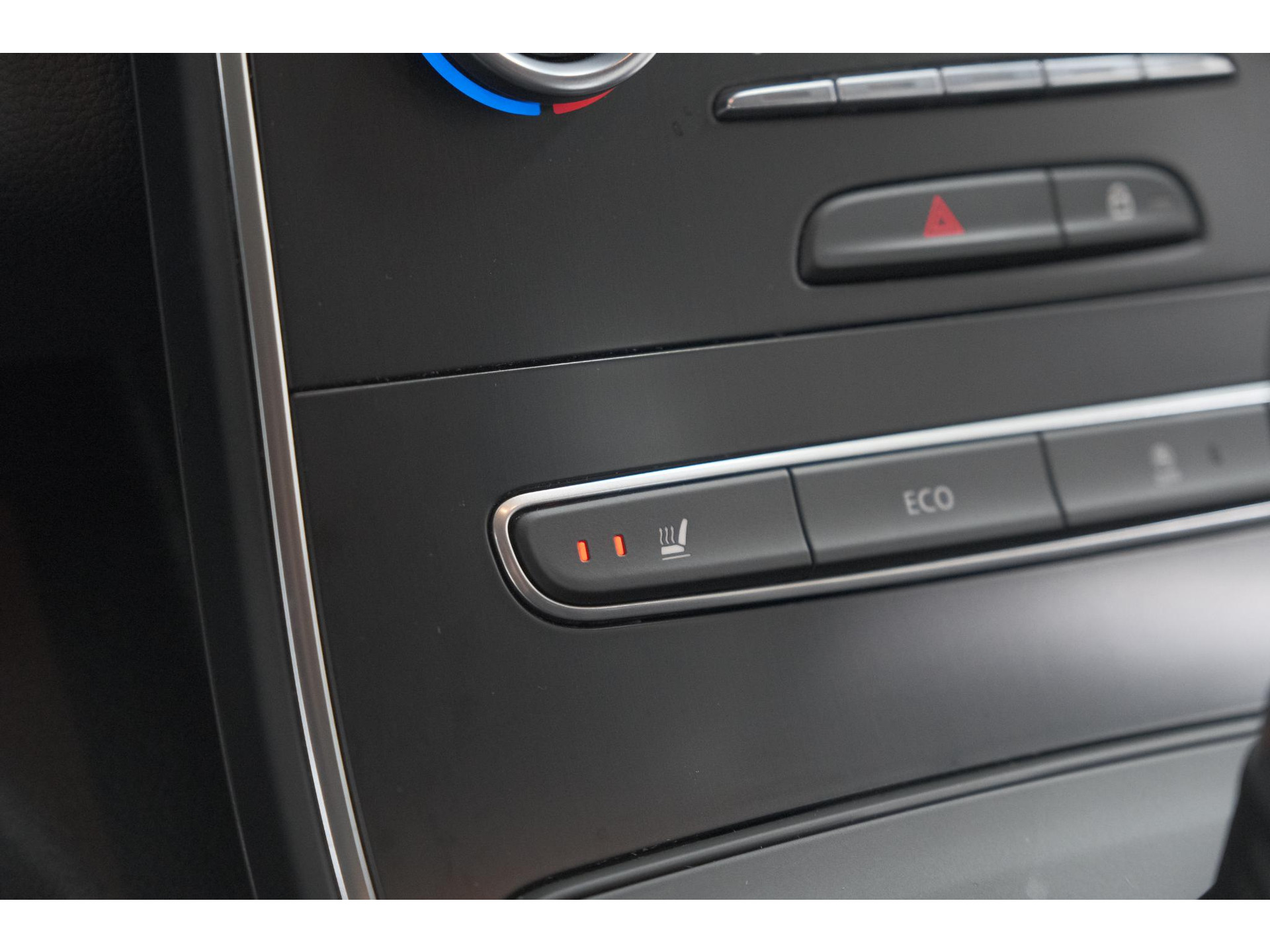 Renault Scénic TCe 140 EDC Limited | Camera | Stoelverwarming | Navigatie | Apple Carplay