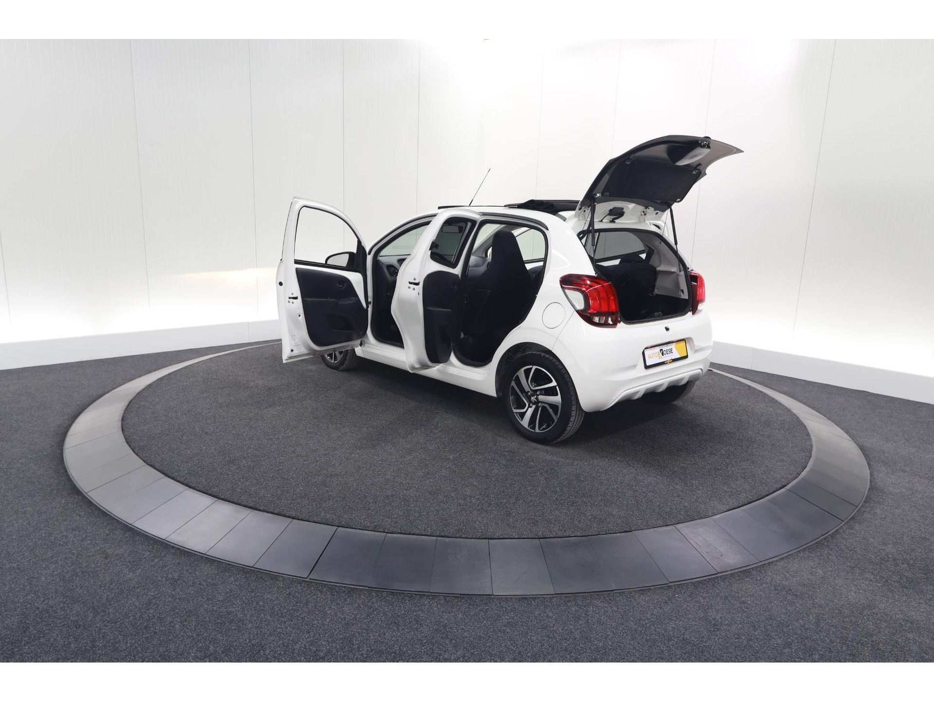 Peugeot 108 1.0 e-VTi Allure TOP! | Elektrisch Vouwdak | Camera | Navigatie | Climate Control