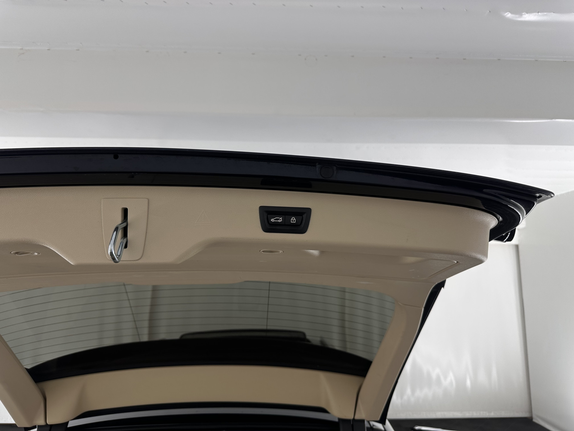 BMW 5-serie Touring 530d High Executive Luxury-Line Aut. *PANO | BOWERS-WILKINS | LEATHER | FULL-LED | ADAPTIVE-CRUISE | BLINDSPOT | MEMORY-PACK | TOPVIEW | HEAD-UP | HEATED-COMFORTSEATS | DIGI-COCKPIT | NAVI-FULLMAP | TOWBAR | 19''ALU*