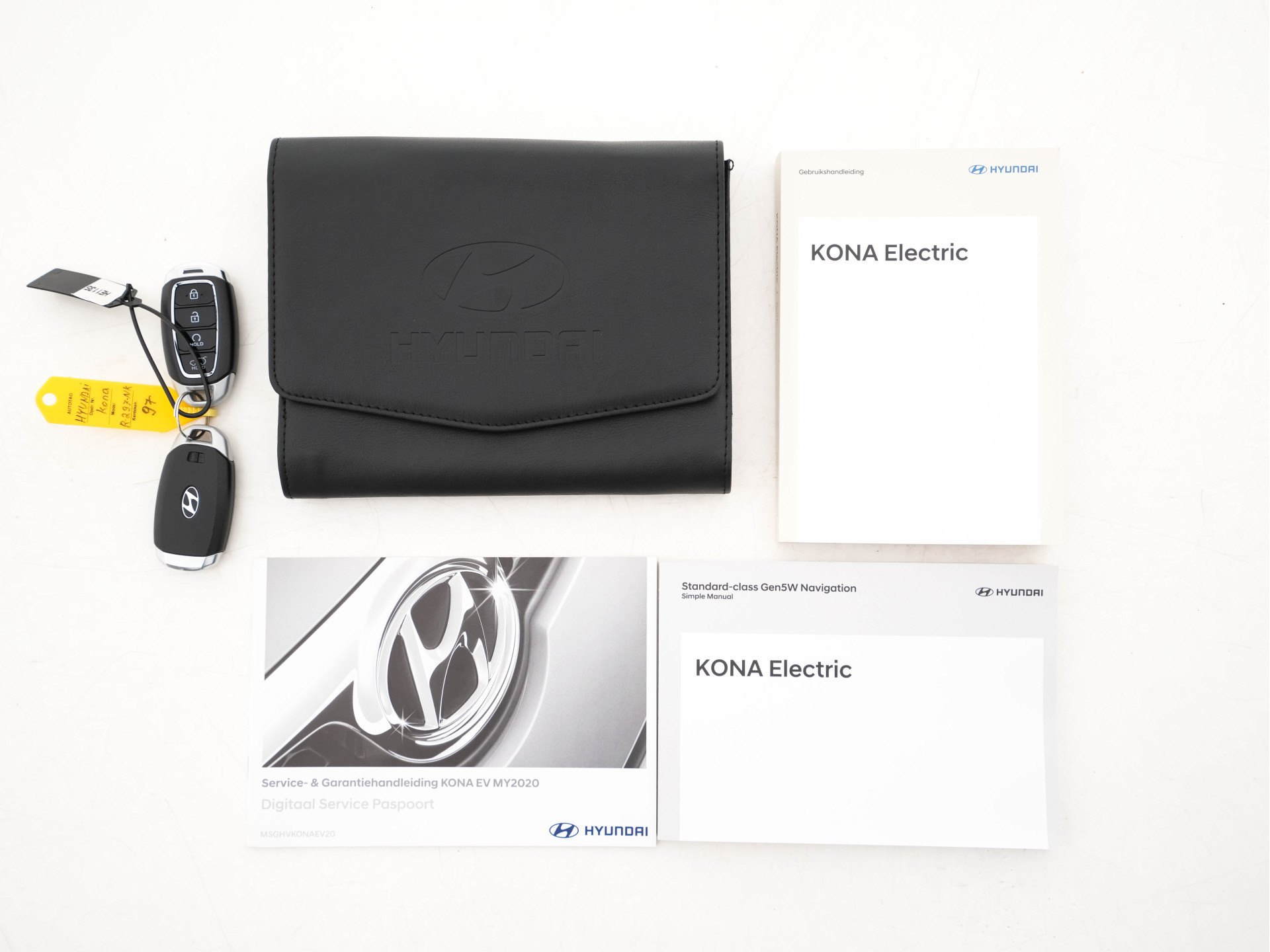 Hyundai Kona EV Fashion 39 kWh [ 3-Fase ] {SOH-100%} (INCL-BTW) Aut. *HEAT-PUMP | NAVI-FULLMAP | DIGI-COCKPIT | FULL-LED | KRELL-AUDIO | LANE-ASSIST | KEYLESS | CAMERA | HEAD-UP | SHIFT-PADDLES | DAB | ADAPT.CRUISE | COMFORT-SEATS | 17 "ALU*