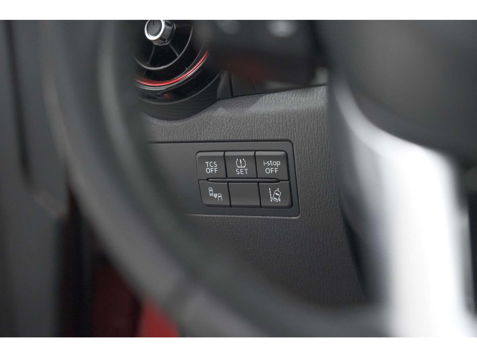 Mazda CX-3 2.0 SkyActiv-G 150 GT-M 4WD | Trekhaak | Camera | Dodehoekdetectie | Head-Up Display | Parkeersensoren