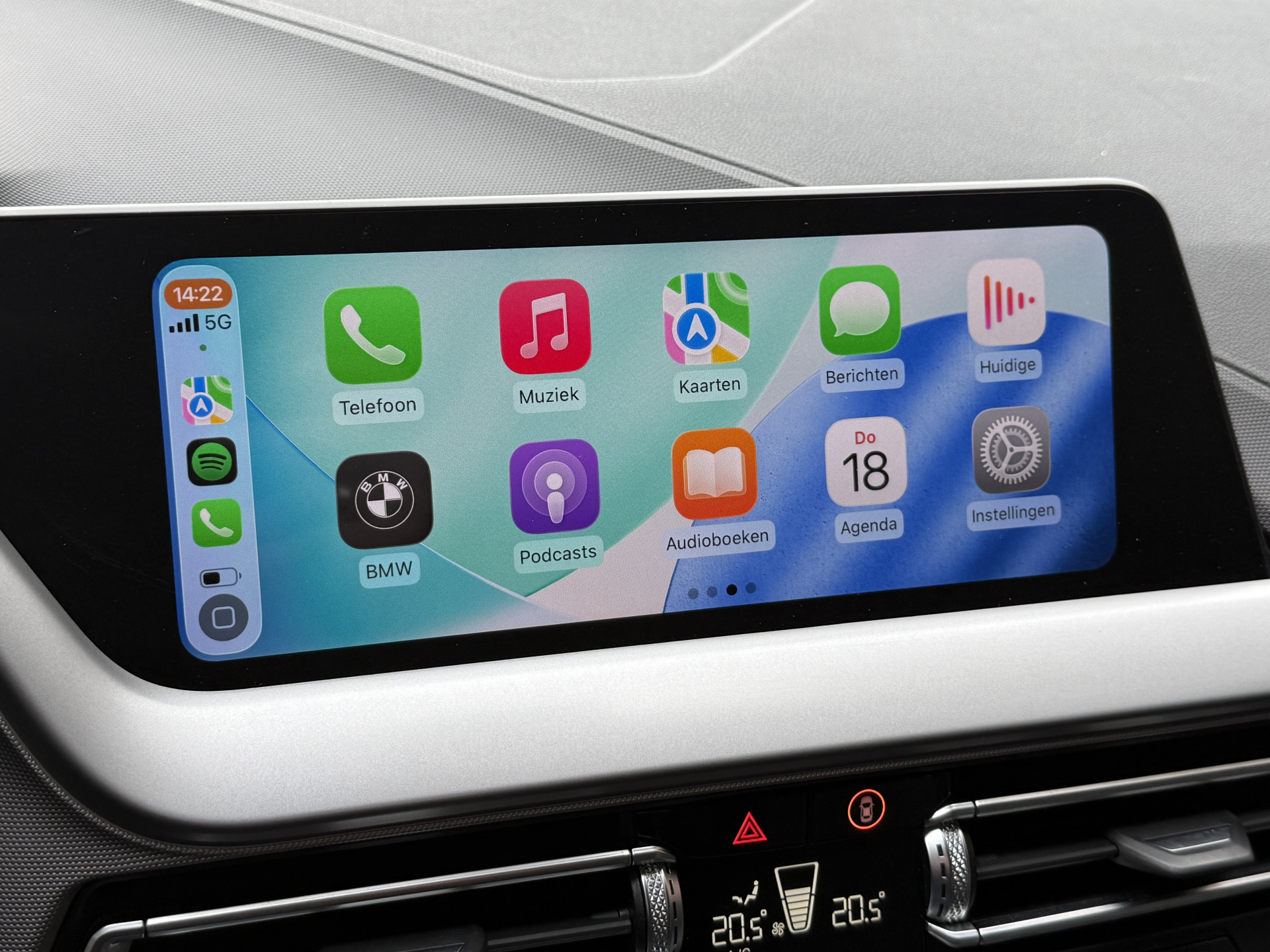 BMW 1-serie 116i Business Edition | Zwarte grill | Apple Carplay | DAB+ | PDC V+A