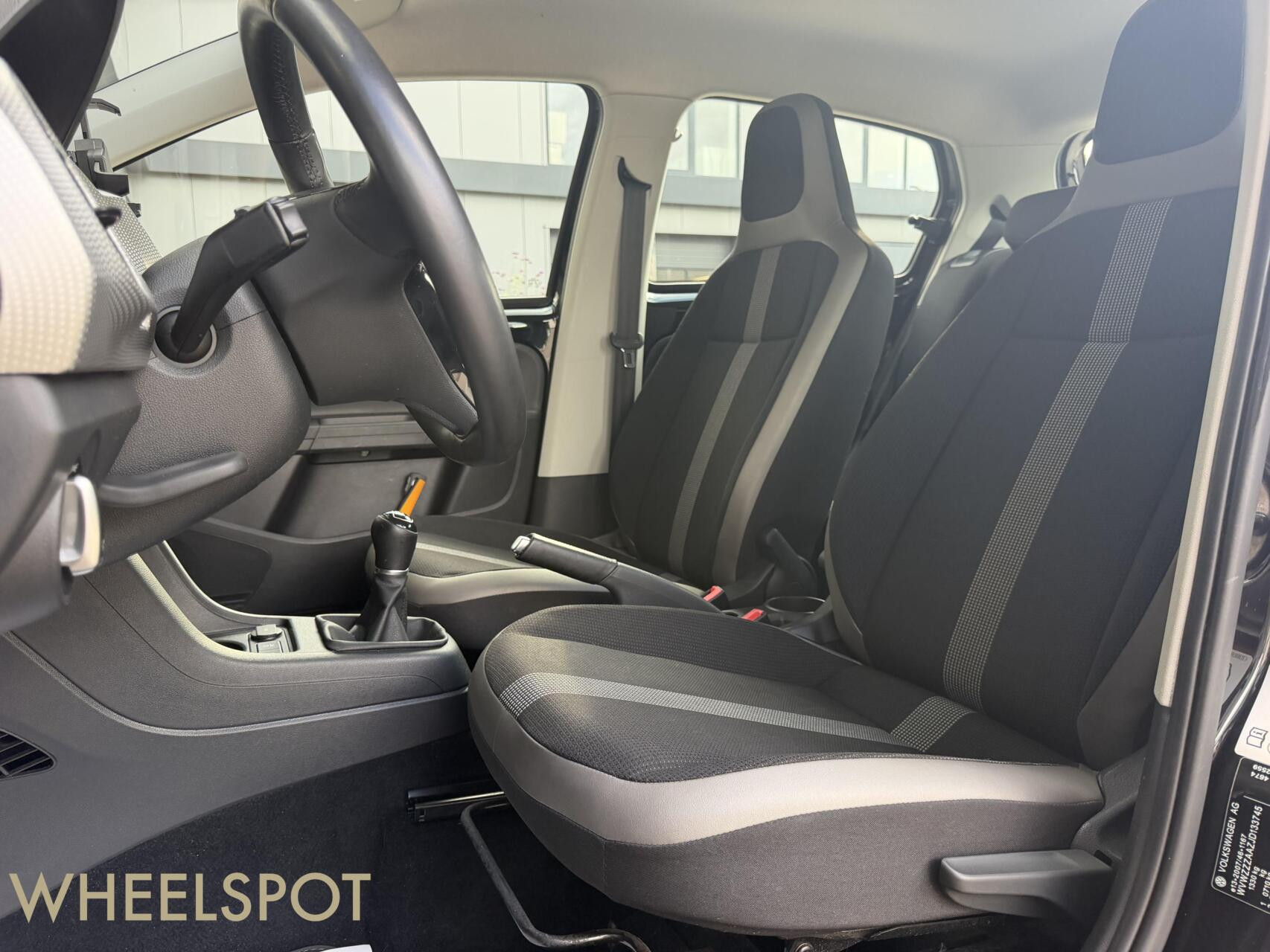 Volkswagen Up! 1.0 BMT high up!|Cruise|Camera|Clima|Stoelver